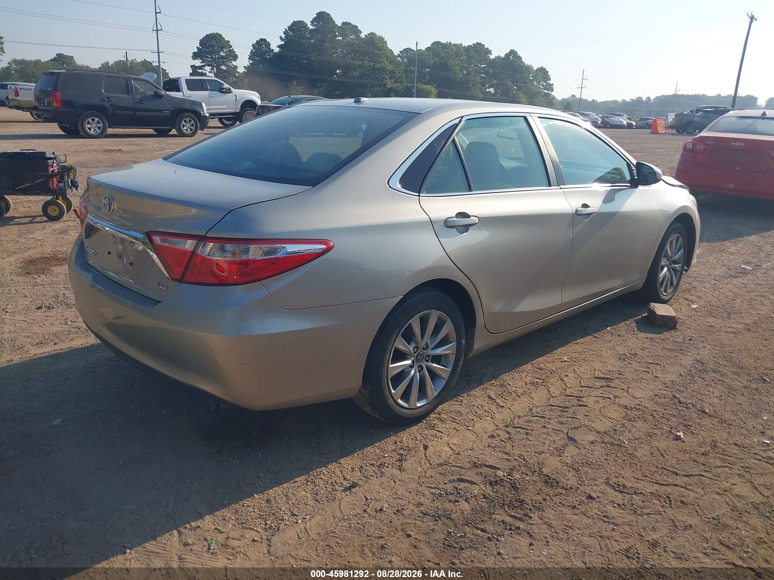 2015 Toyota Camry Xle Silver vin: 4T1BF1FK1FU989526