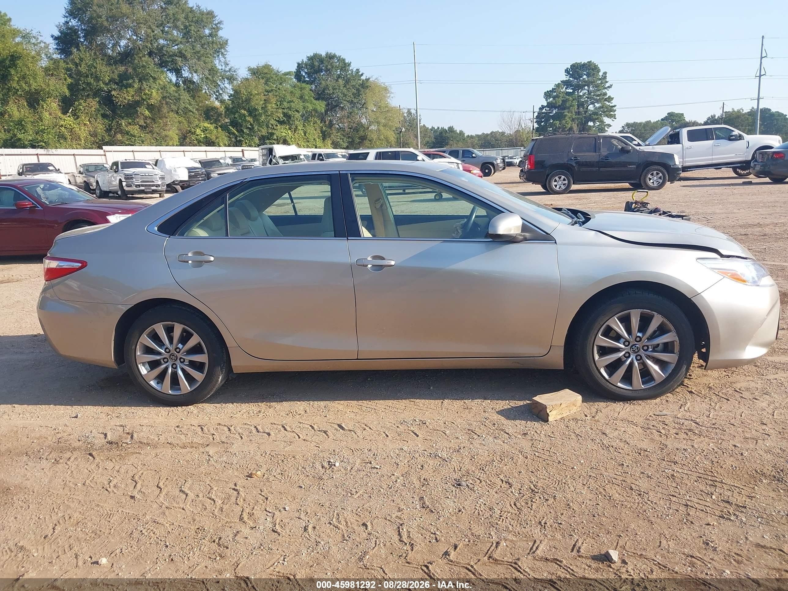 2015 Toyota Camry Xle Silver vin: 4T1BF1FK1FU989526