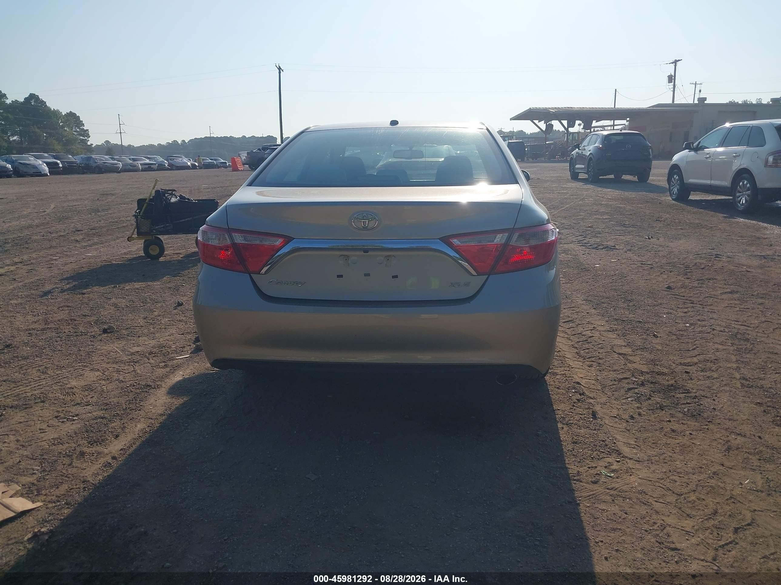 2015 Toyota Camry Xle Silver vin: 4T1BF1FK1FU989526