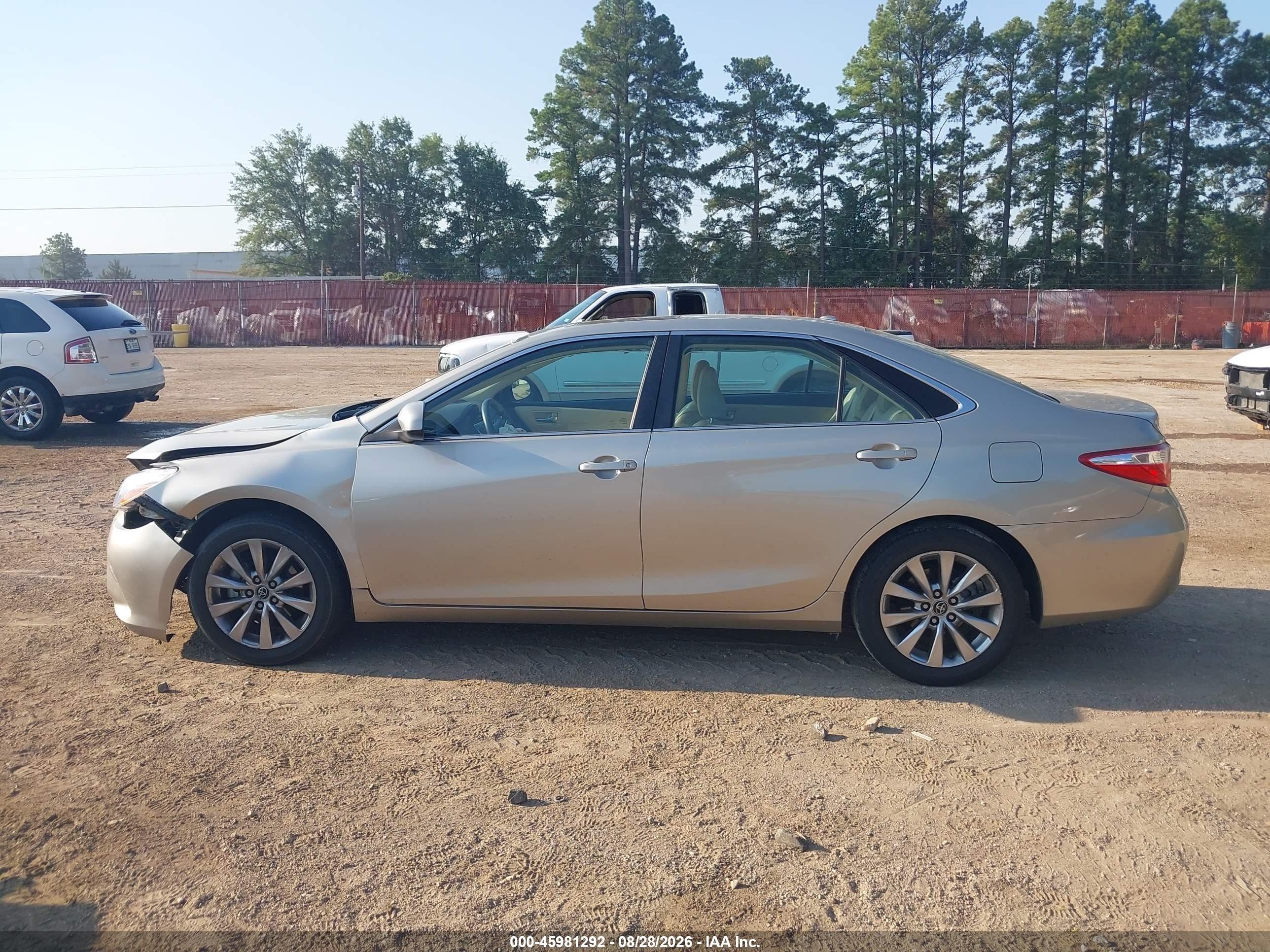 2015 Toyota Camry Xle Silver vin: 4T1BF1FK1FU989526
