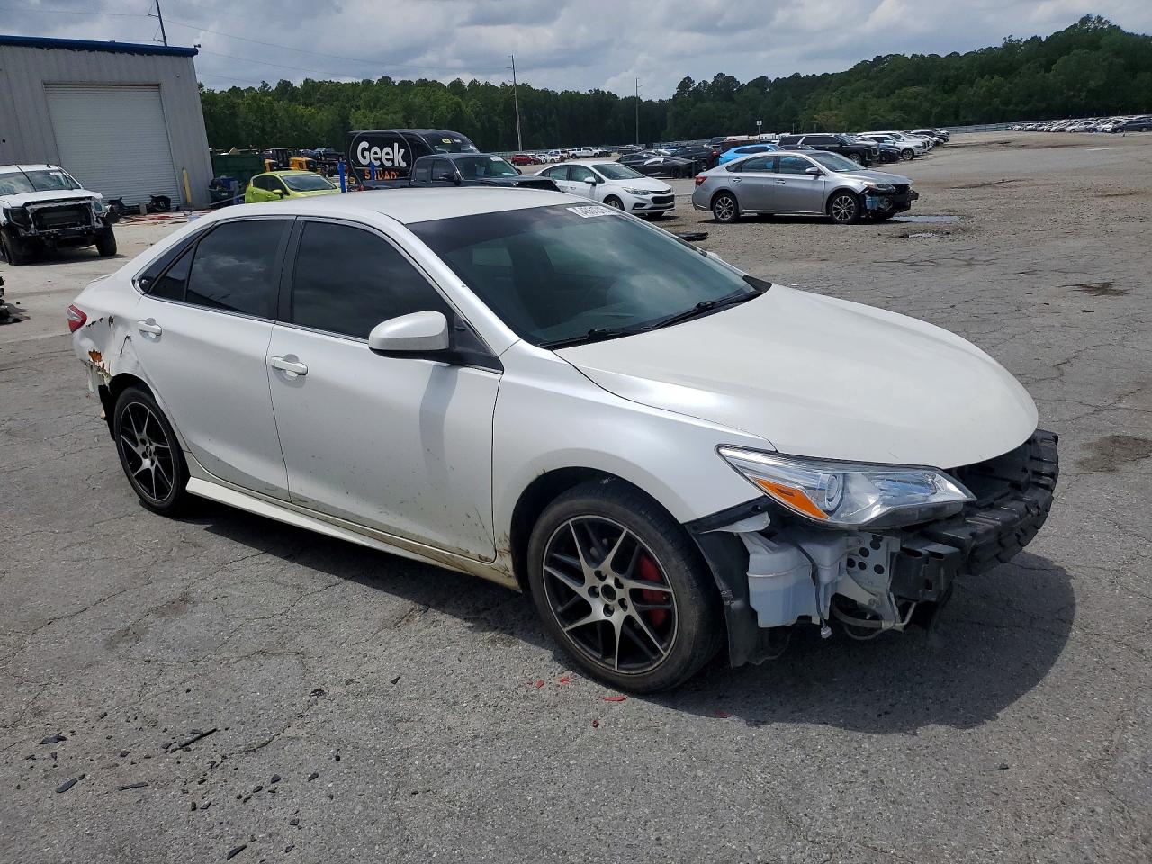 2016 Toyota Camry Se White vin: 4T1BF1FK1GU154611