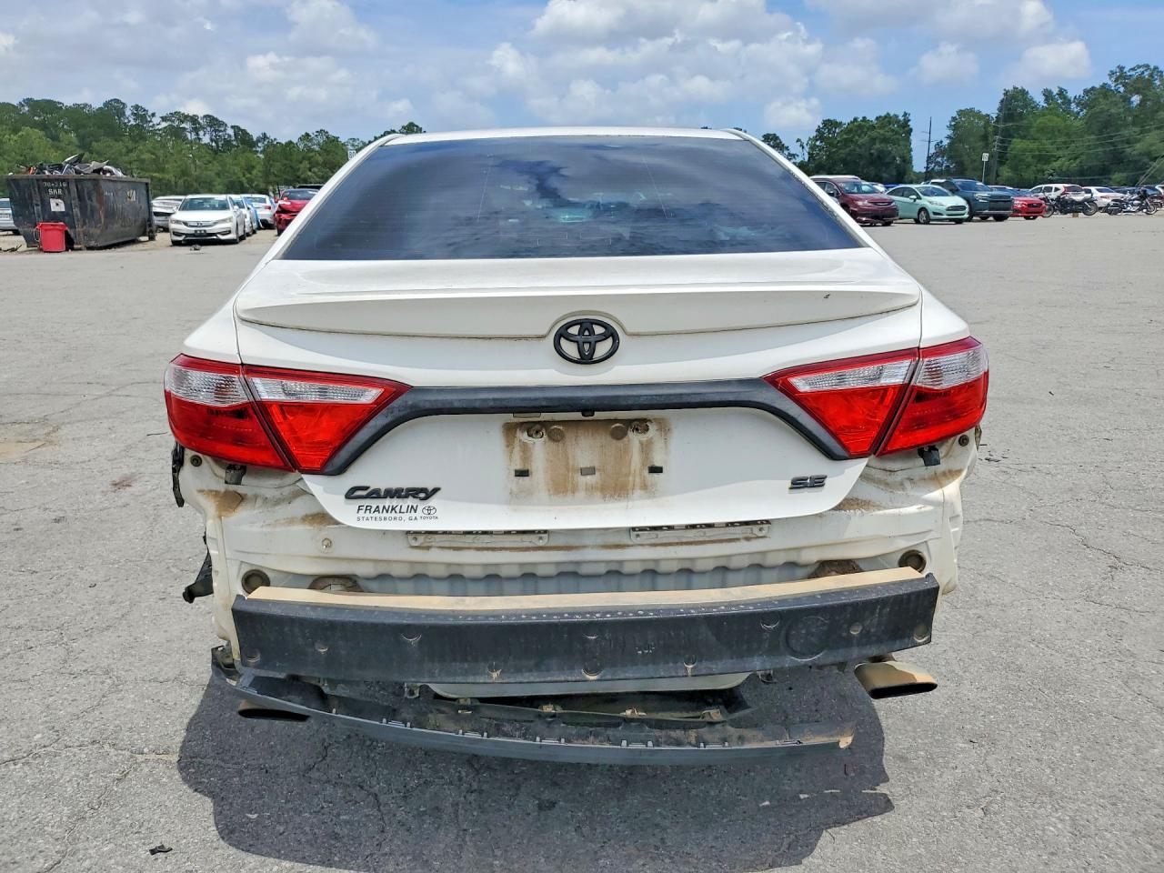 2016 Toyota Camry Se White vin: 4T1BF1FK1GU154611