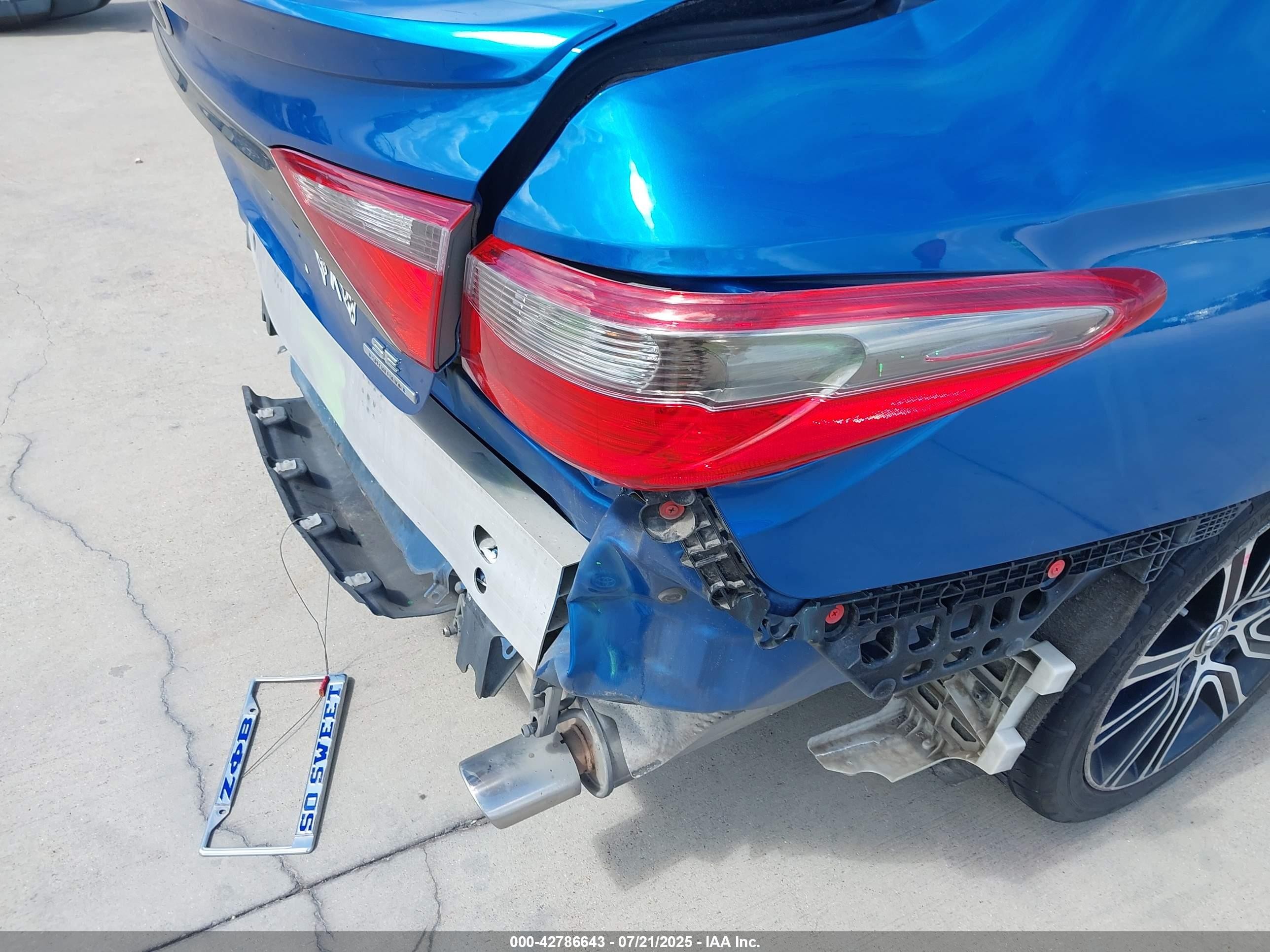 2016 Toyota Camry Se Blue vin: 4T1BF1FK1GU560050