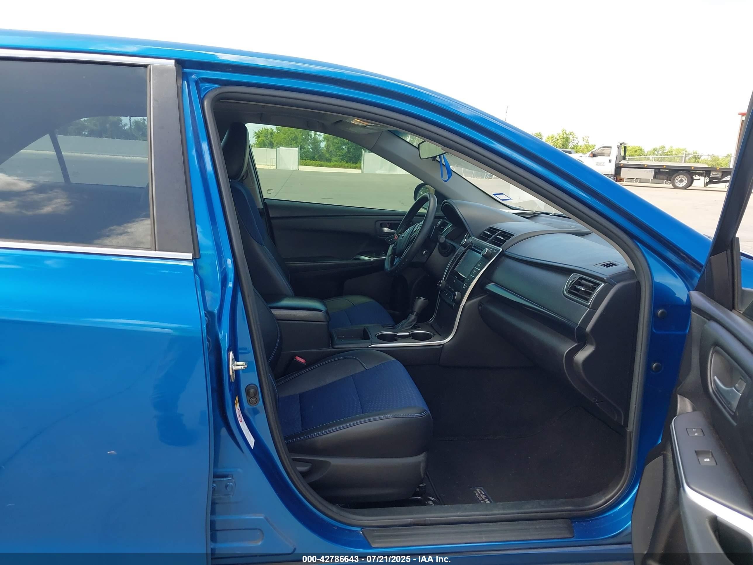 2016 Toyota Camry Se Blue vin: 4T1BF1FK1GU560050