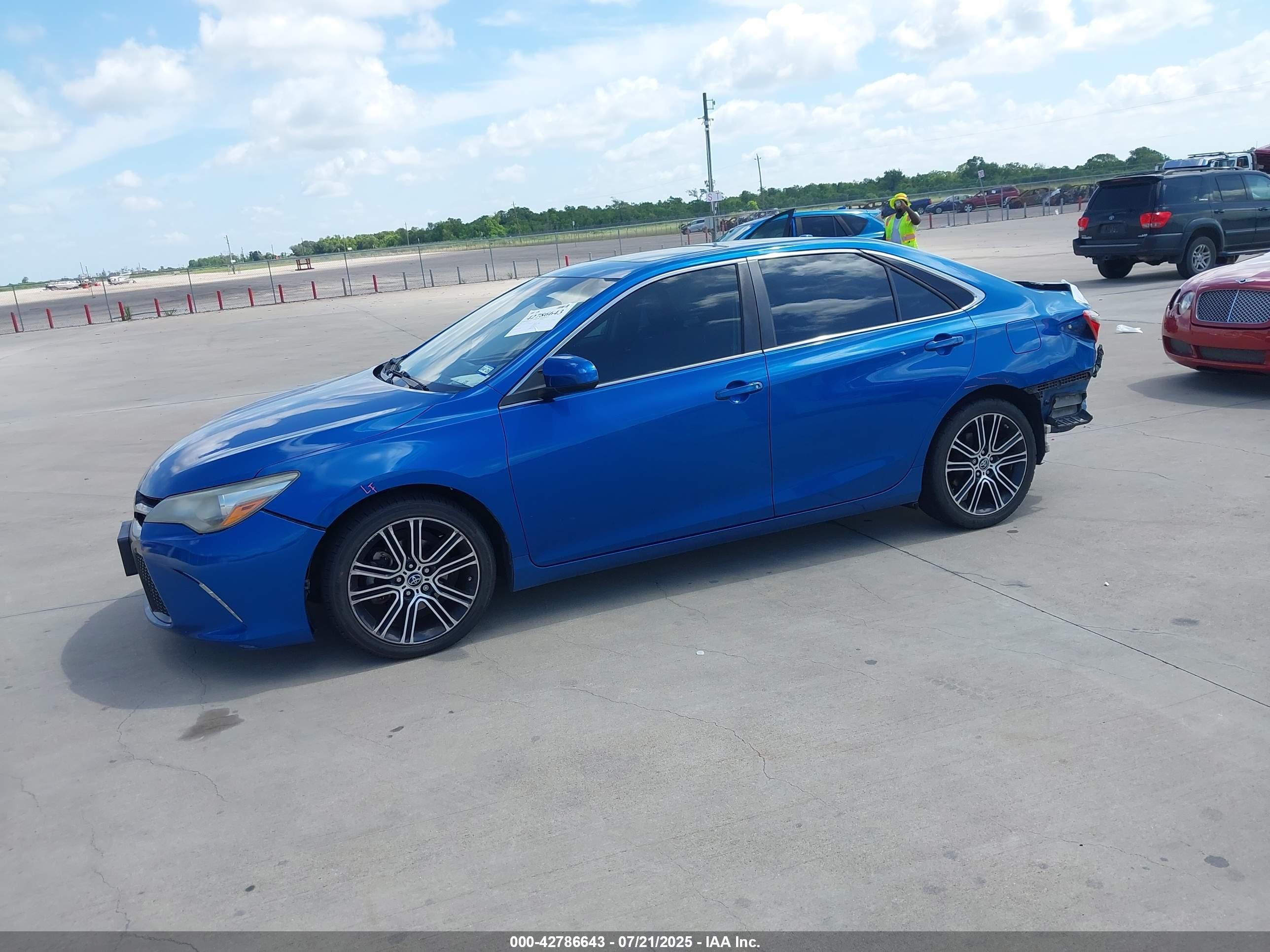 2016 Toyota Camry Se Blue vin: 4T1BF1FK1GU560050