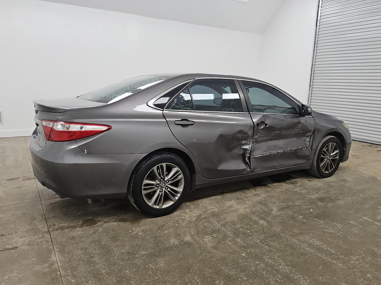 2017 Toyota Camry Se Gray vin: 4T1BF1FK1HU686653 Damage: Right Rear Door, Severe Damage, Replacement Required