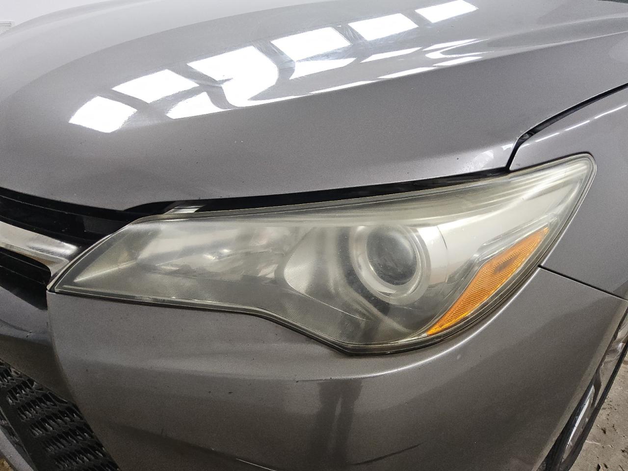 2017 Toyota Camry Se Gray vin: 4T1BF1FK1HU686653 Damage: Left Head Lamp, Faded, Repair Required