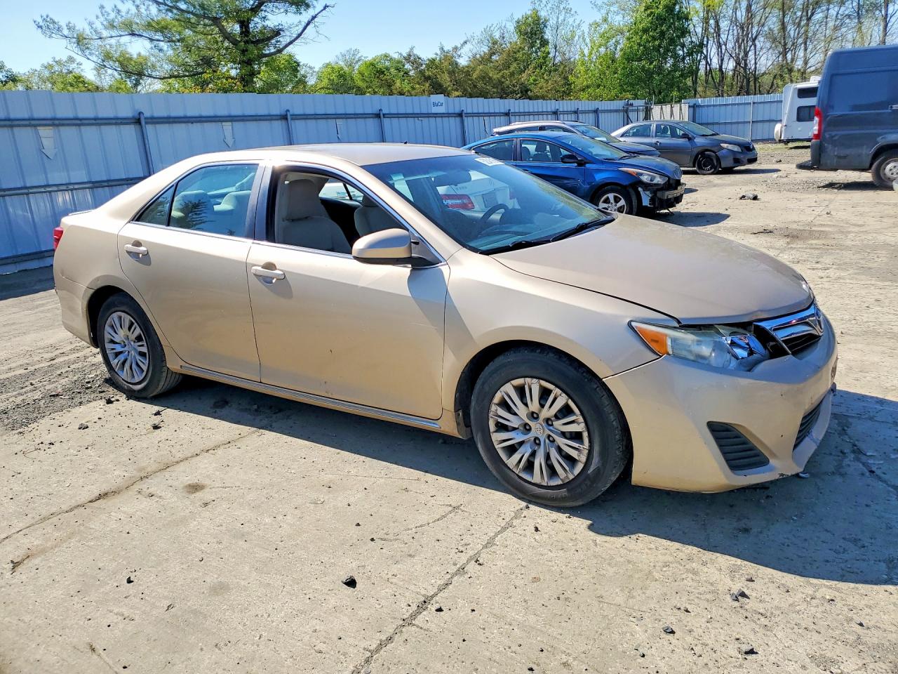 2012 Toyota Camry Le Gold vin: 4T1BF1FK2CU007188