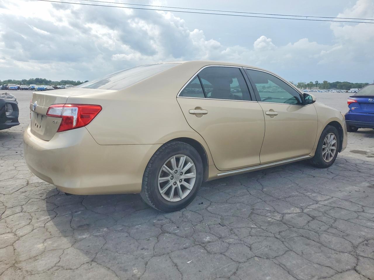 2012 Toyota Camry Le Tan vin: 4T1BF1FK2CU037484