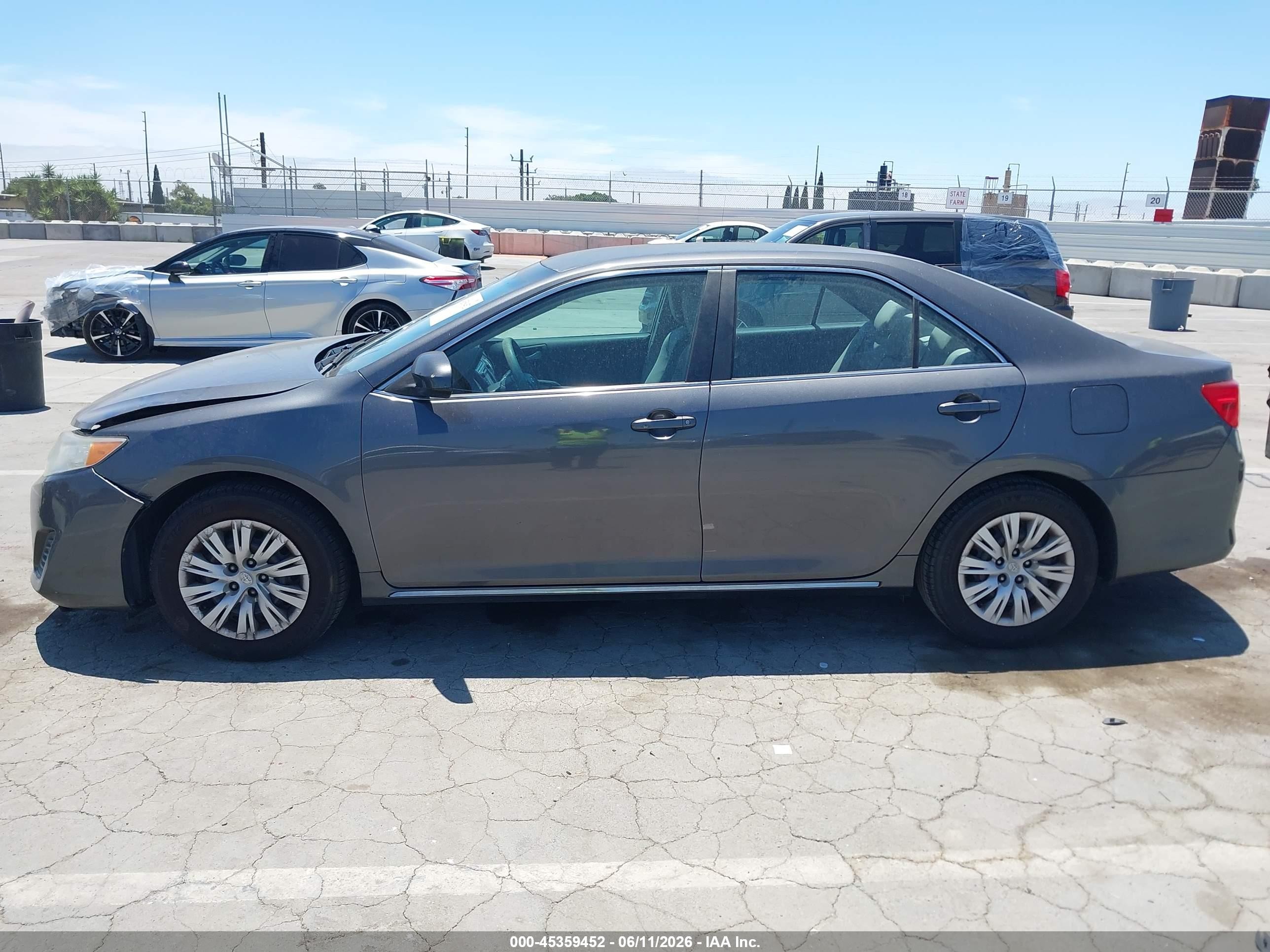 2012 Toyota Camry Le Gray vin: 4T1BF1FK2CU169502