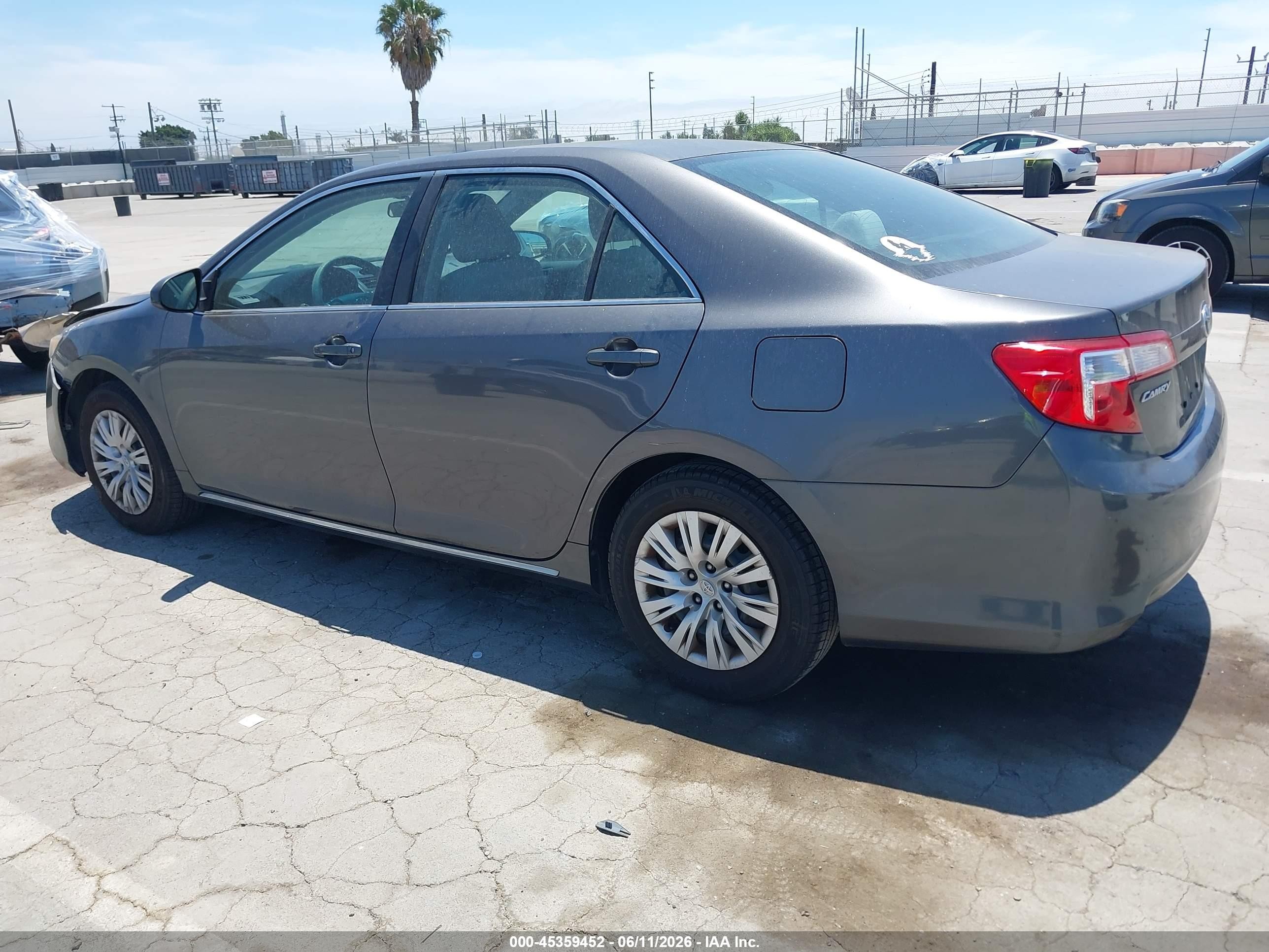 2012 Toyota Camry Le Gray vin: 4T1BF1FK2CU169502