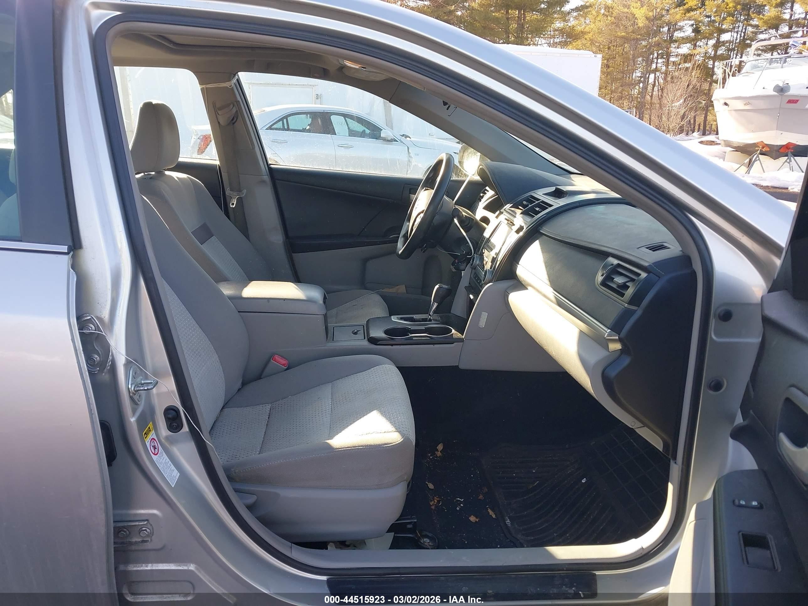 2012 Toyota Camry Le Silver vin: 4T1BF1FK2CU171749