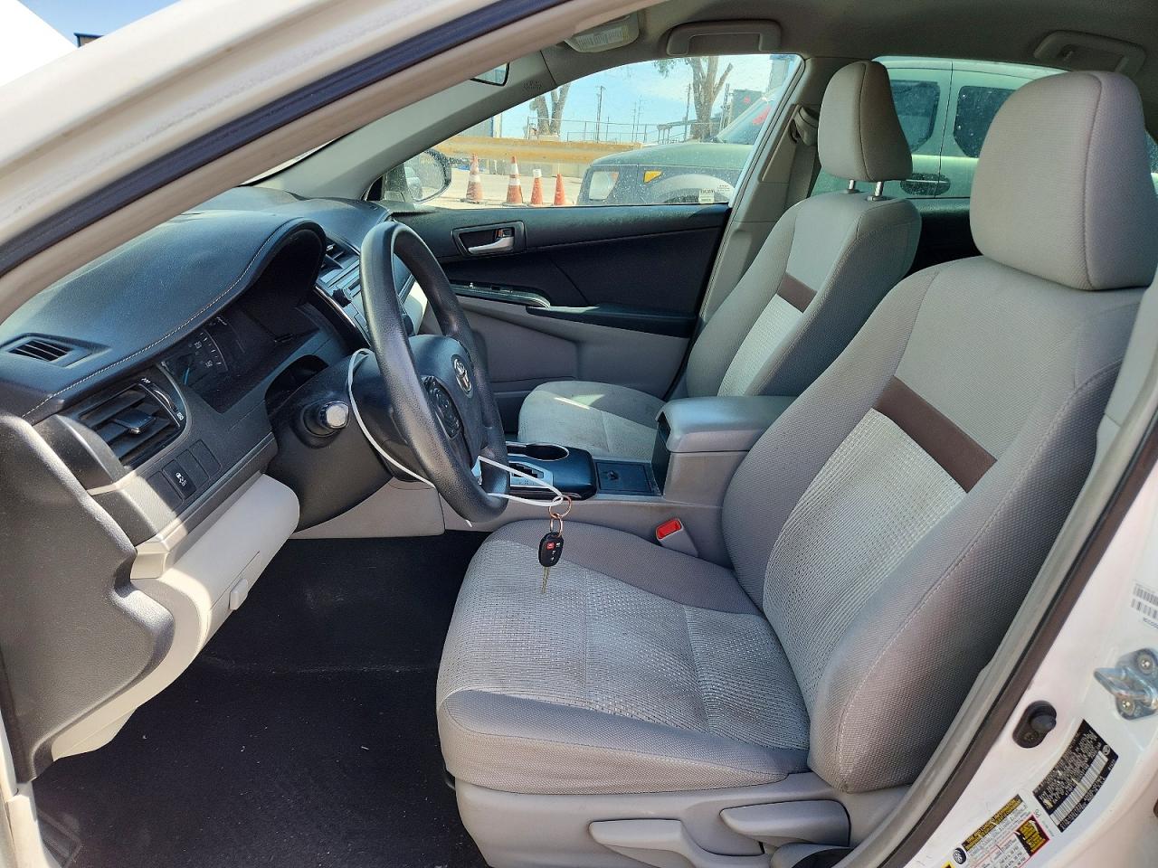 2012 Toyota Camry Le White vin: 4T1BF1FK2CU557166