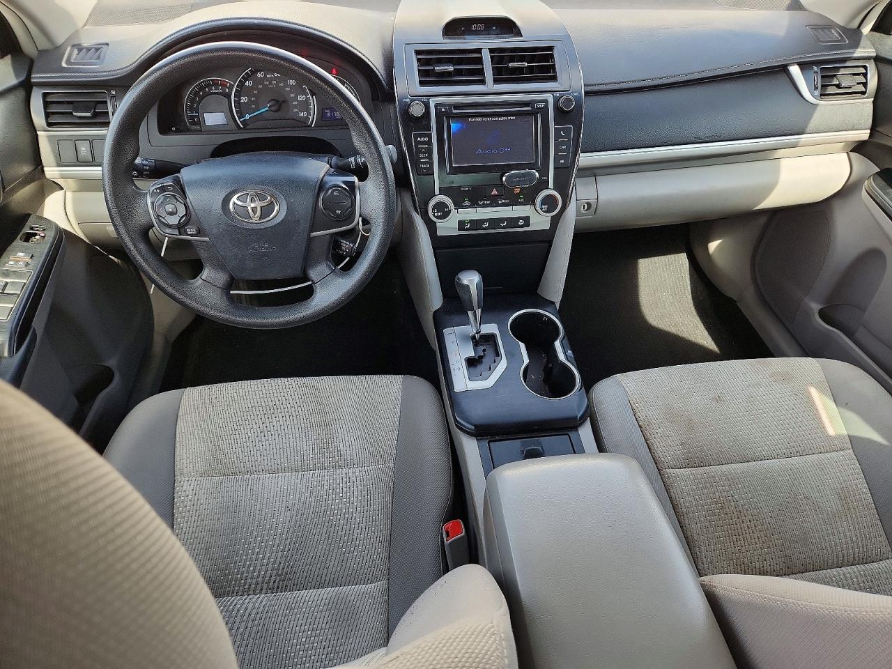 2012 Toyota Camry Le White vin: 4T1BF1FK2CU557166