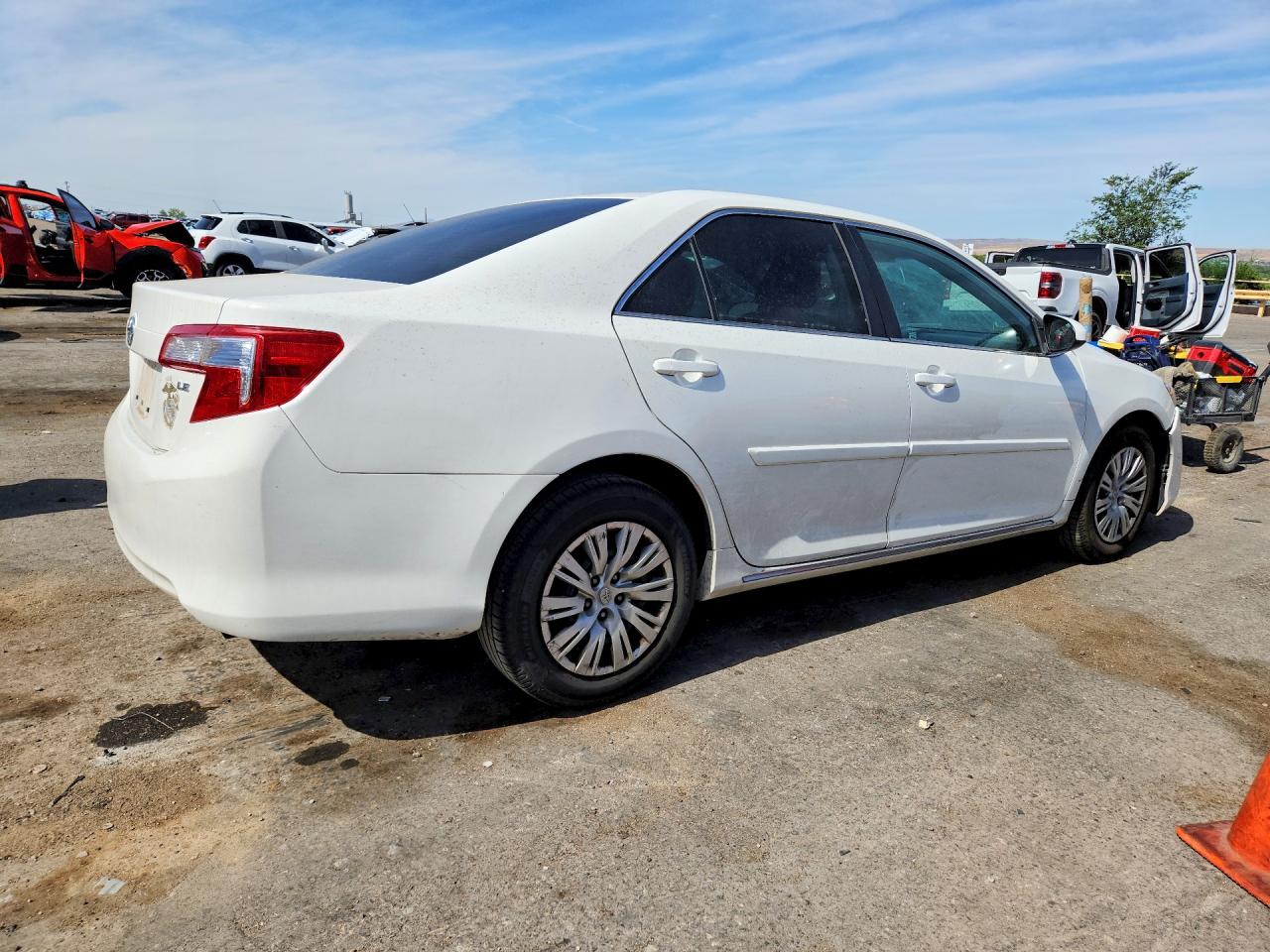 2012 Toyota Camry Le White vin: 4T1BF1FK2CU557166