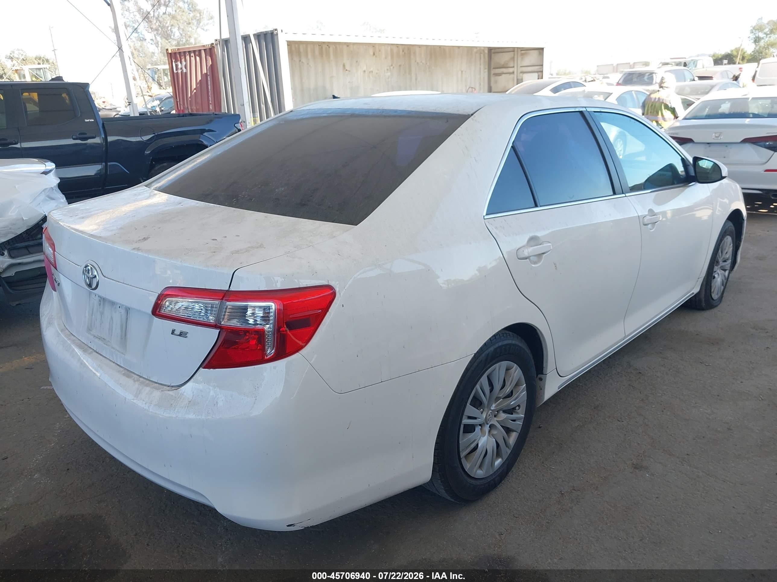 2012 Toyota Camry Le White vin: 4T1BF1FK2CU560200