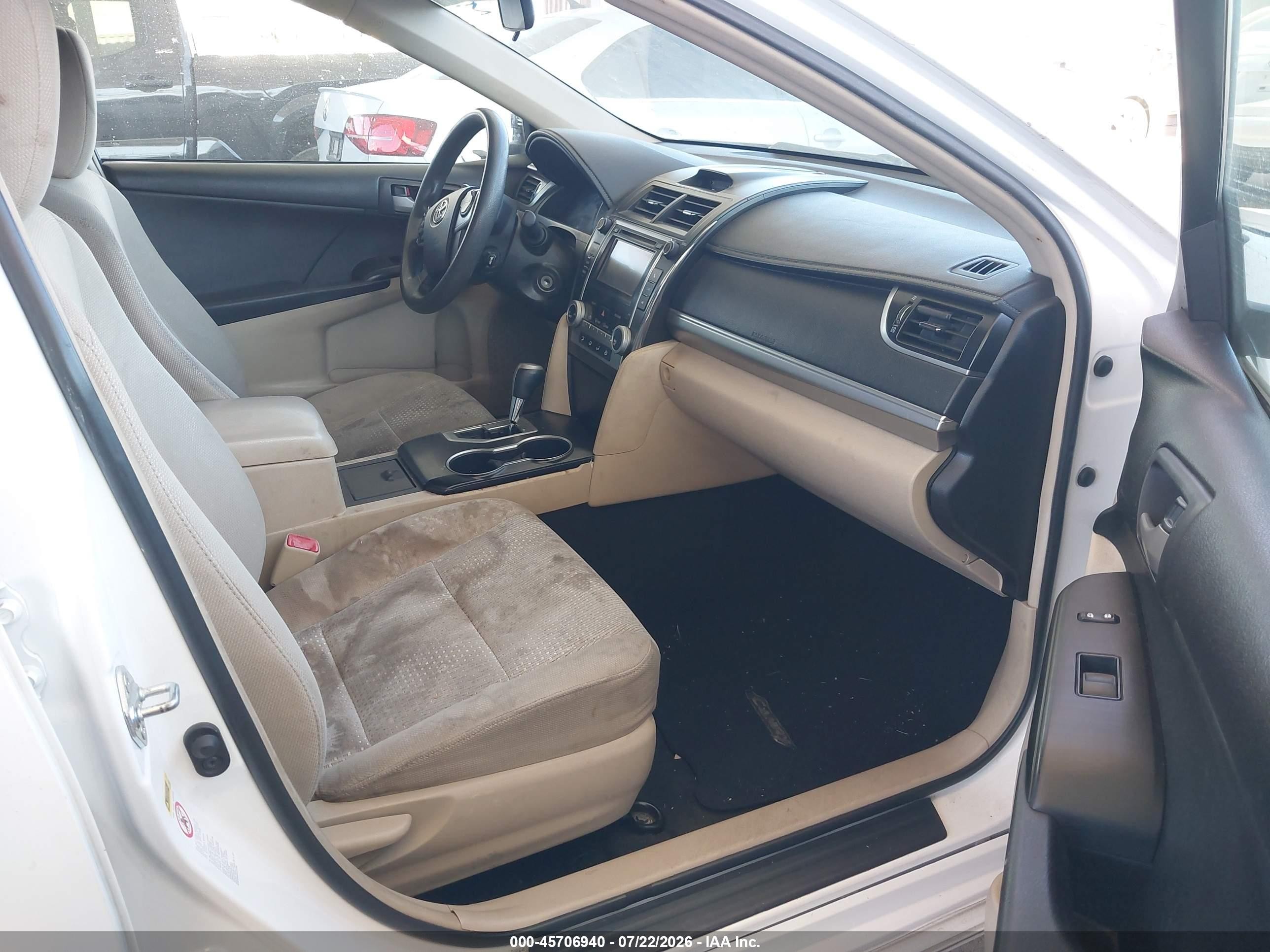 2012 Toyota Camry Le White vin: 4T1BF1FK2CU560200