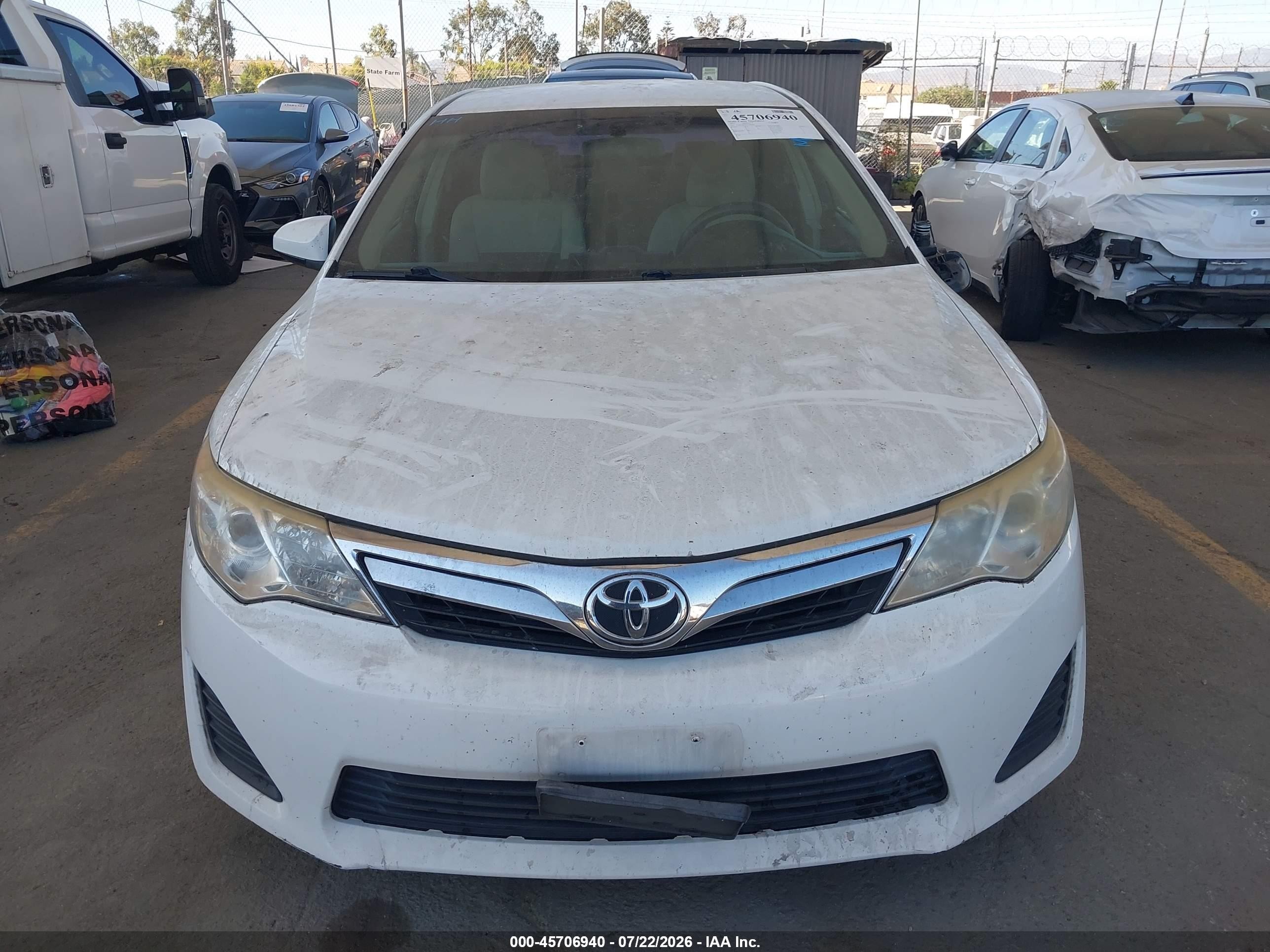 2012 Toyota Camry Le White vin: 4T1BF1FK2CU560200
