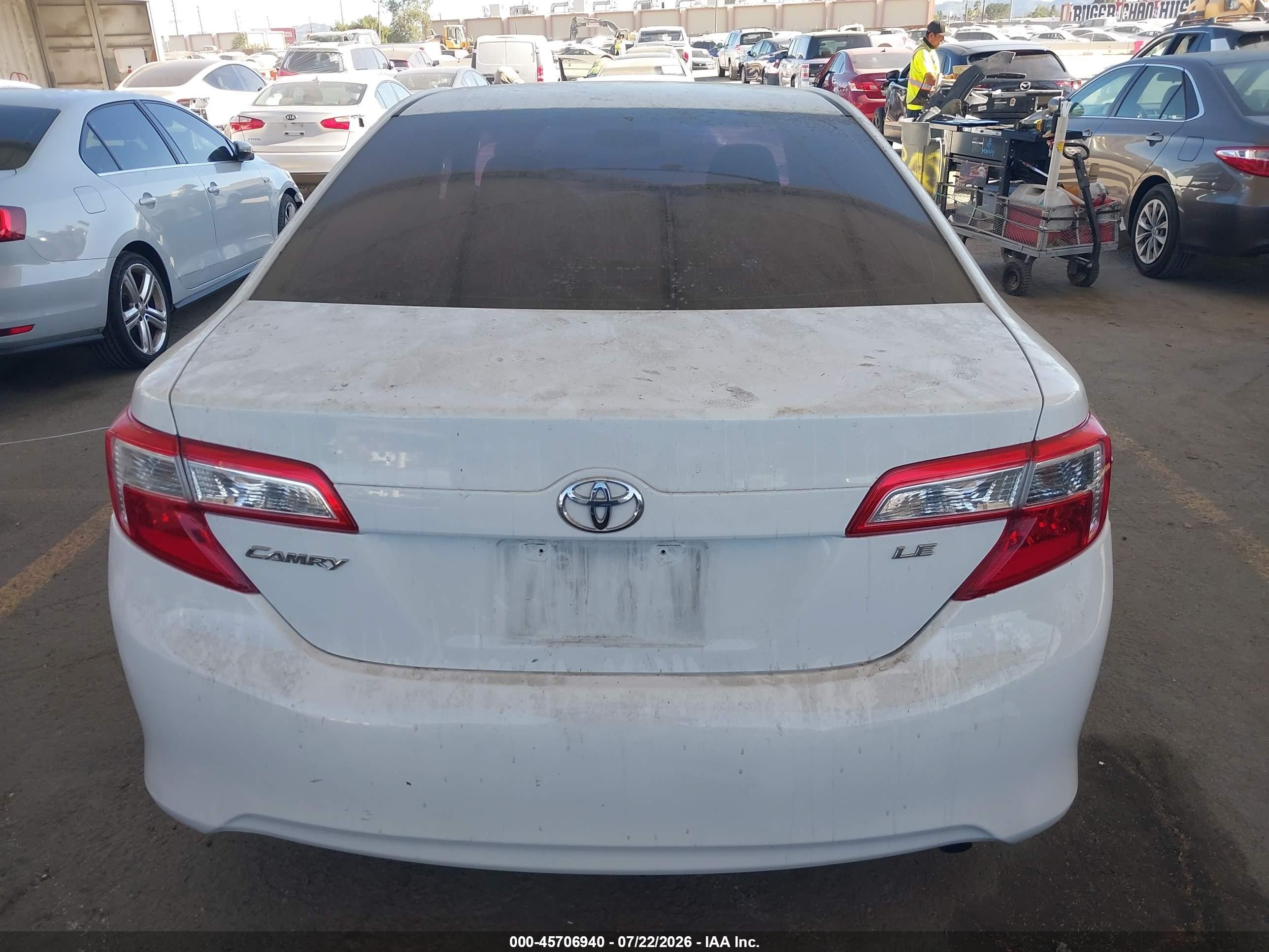 2012 Toyota Camry Le White vin: 4T1BF1FK2CU560200