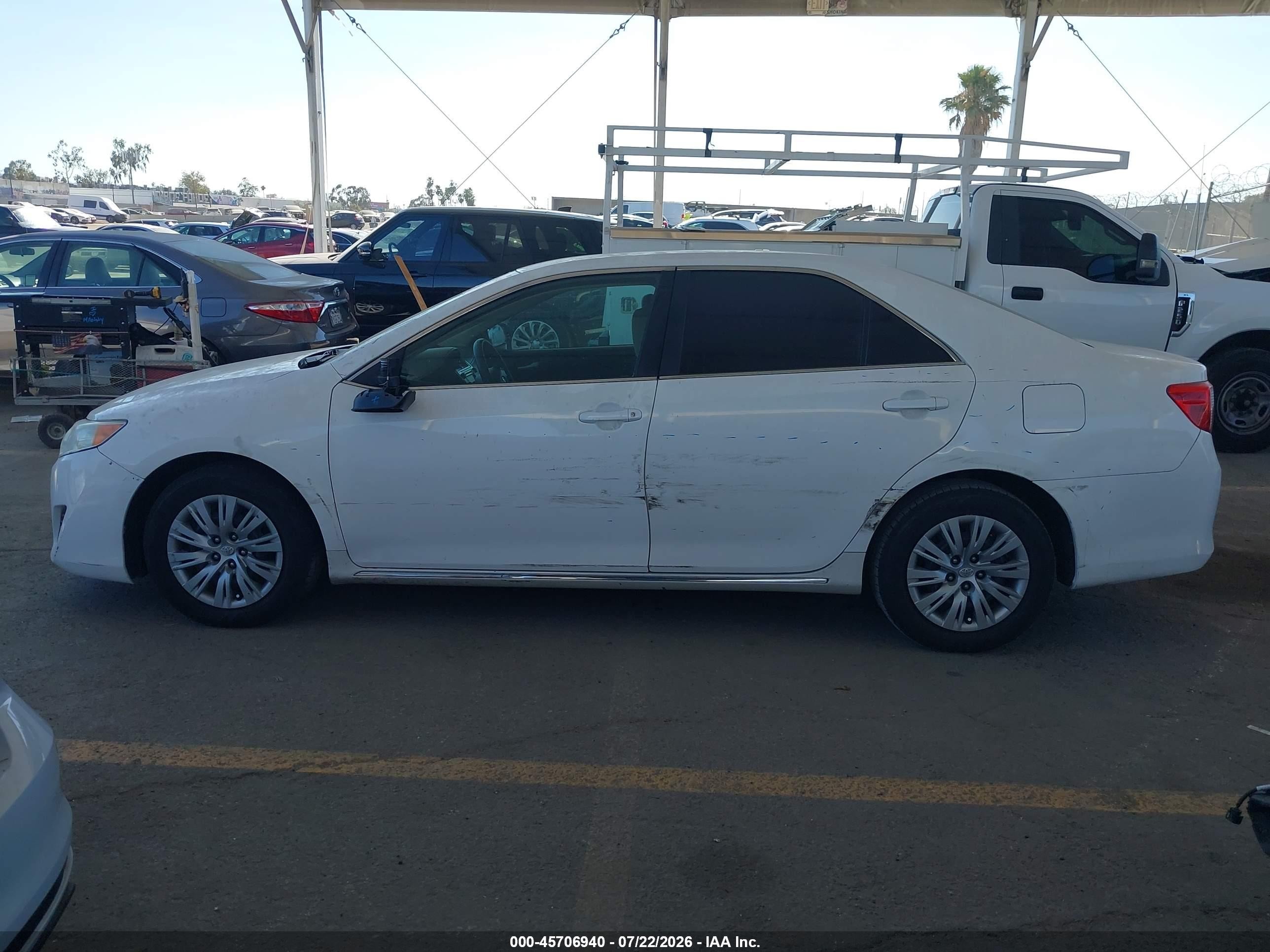 2012 Toyota Camry Le White vin: 4T1BF1FK2CU560200