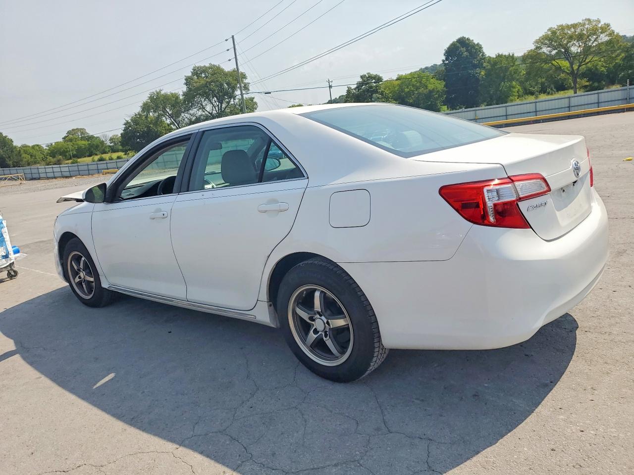 2012 Toyota Camry Le White vin: 4T1BF1FK2CU564764