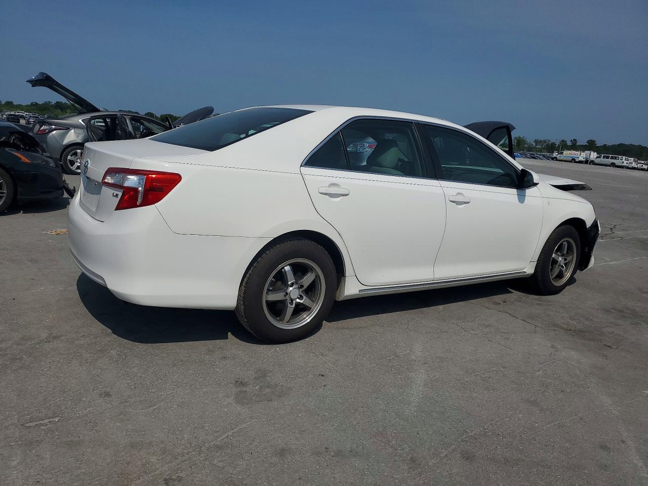 2012 Toyota Camry Le White vin: 4T1BF1FK2CU564764