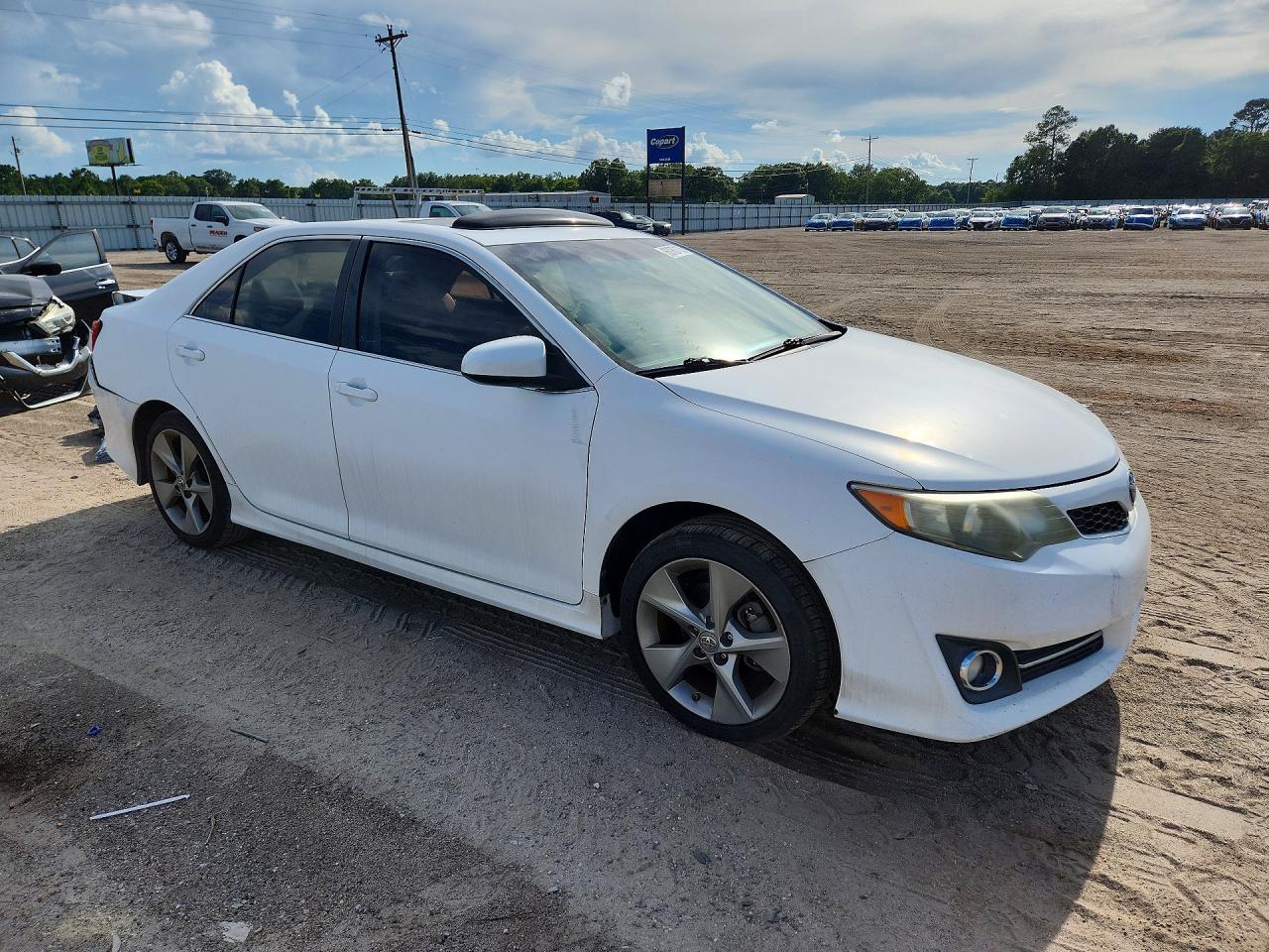 2012 Toyota Camry Se White vin: 4T1BF1FK2CU568779
