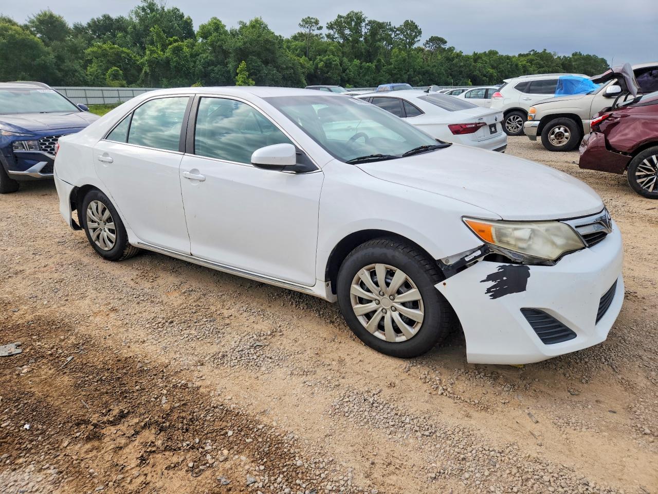 2012 Toyota Camry Le White vin: 4T1BF1FK2CU569804