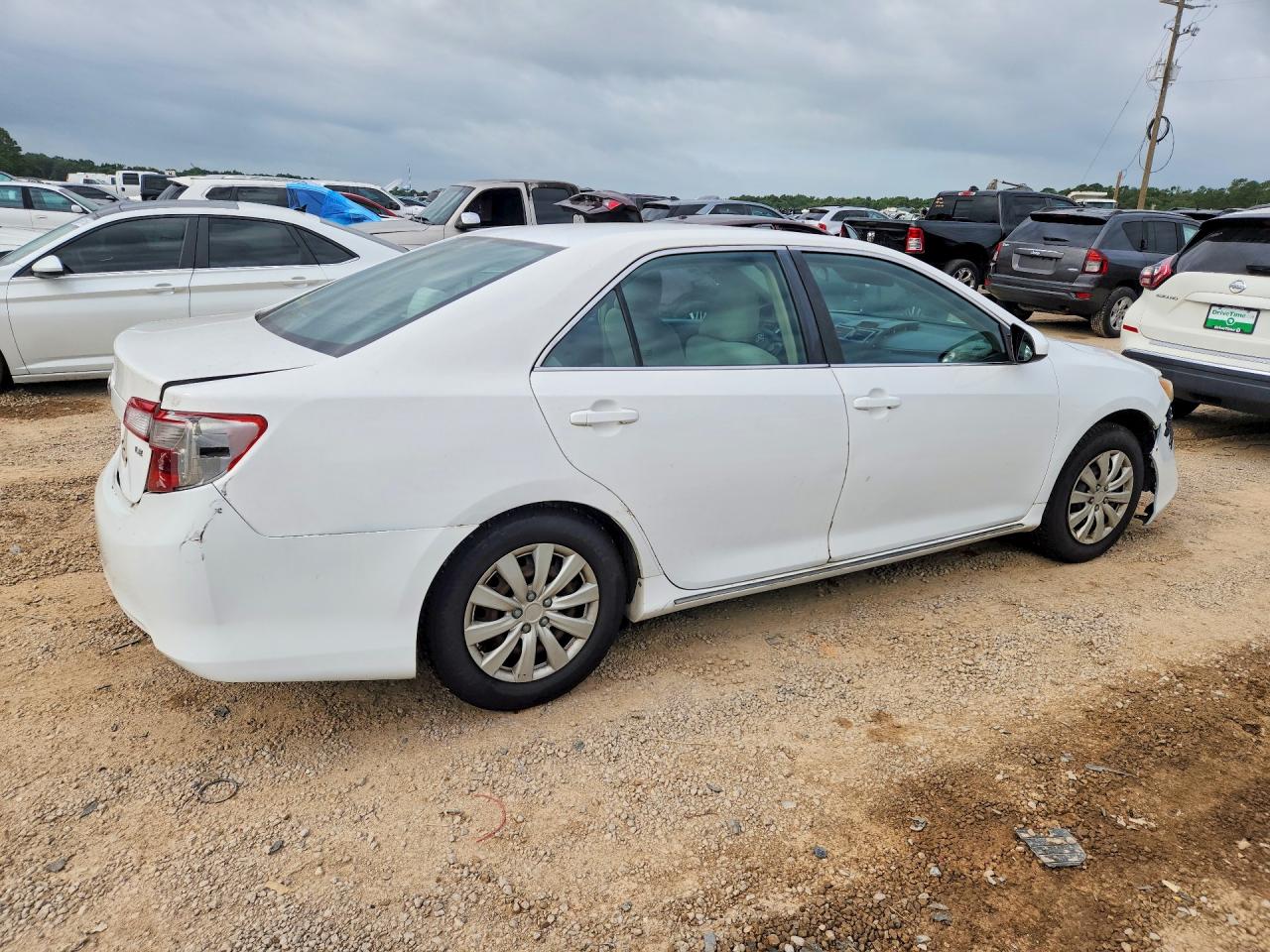 2012 Toyota Camry Le White vin: 4T1BF1FK2CU569804