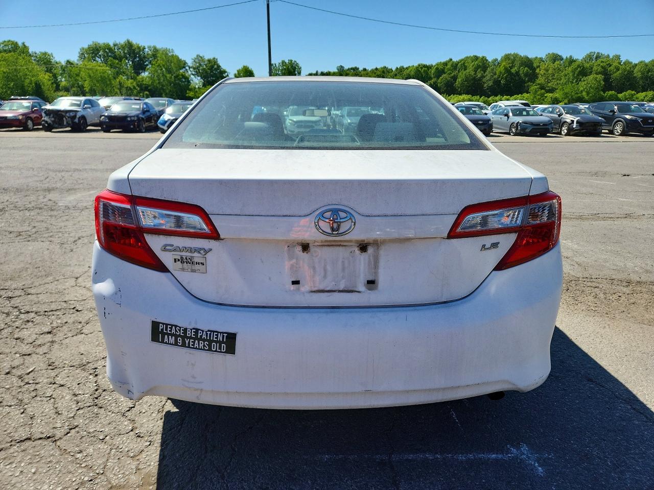 2012 Toyota Camry Le White vin: 4T1BF1FK2CU570242