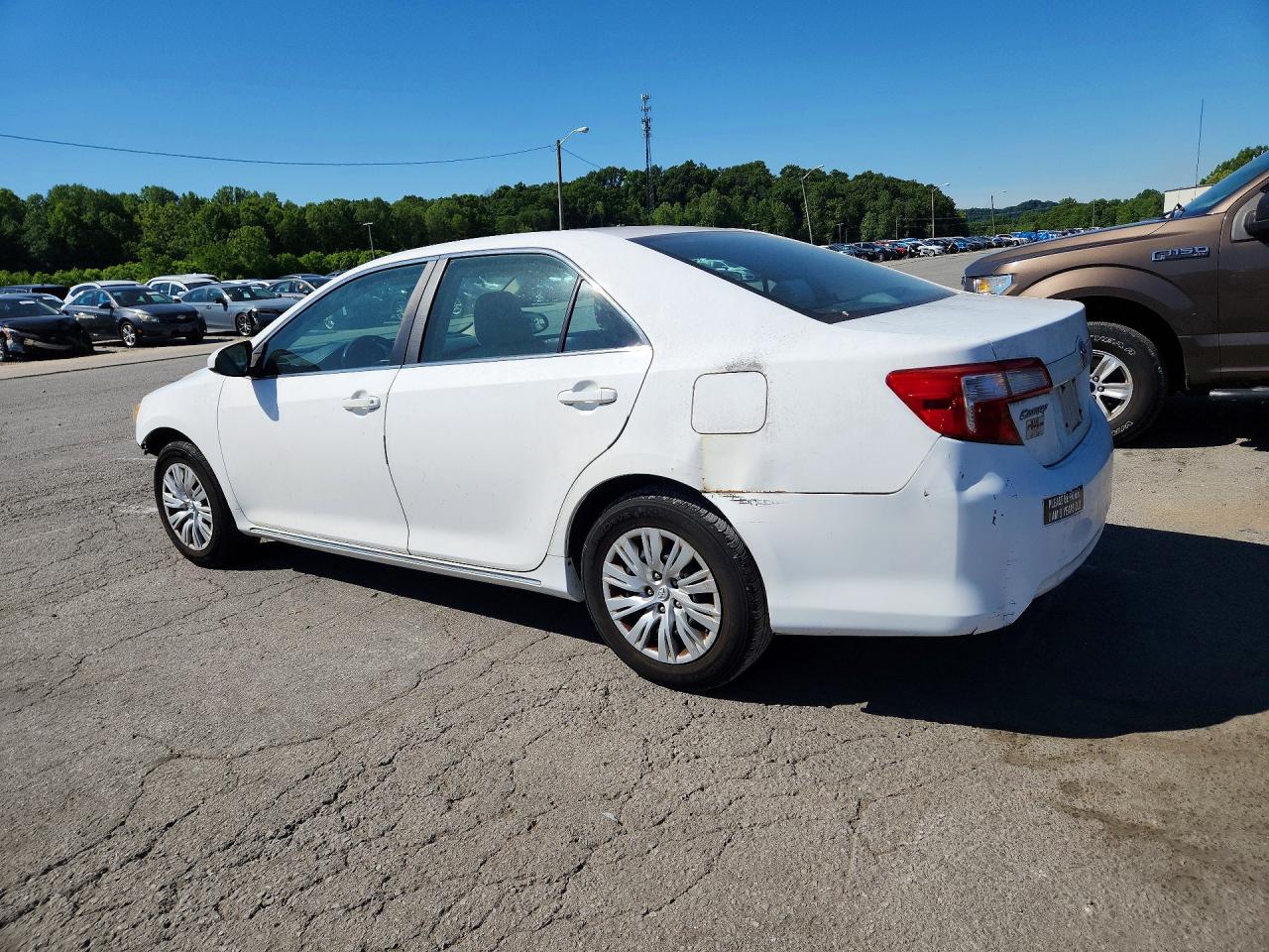 2012 Toyota Camry Le White vin: 4T1BF1FK2CU570242