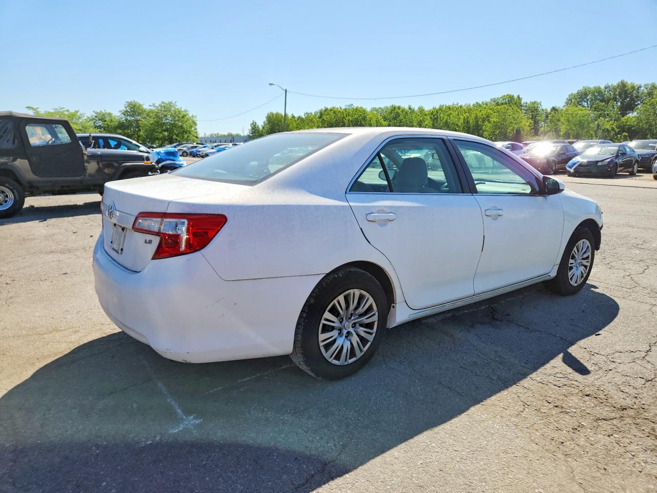 2012 Toyota Camry Le White vin: 4T1BF1FK2CU570242