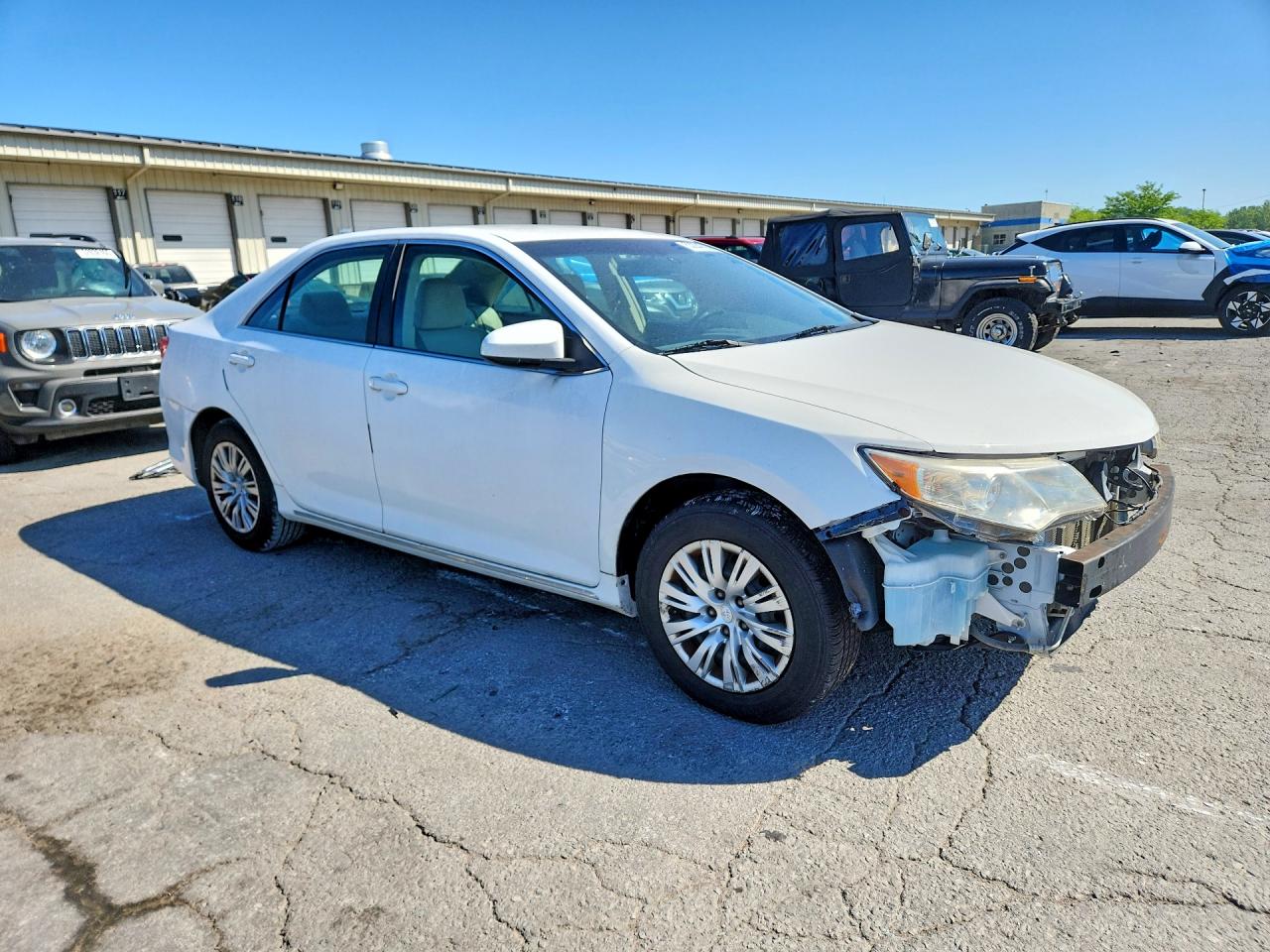 2012 Toyota Camry Le White vin: 4T1BF1FK2CU570242