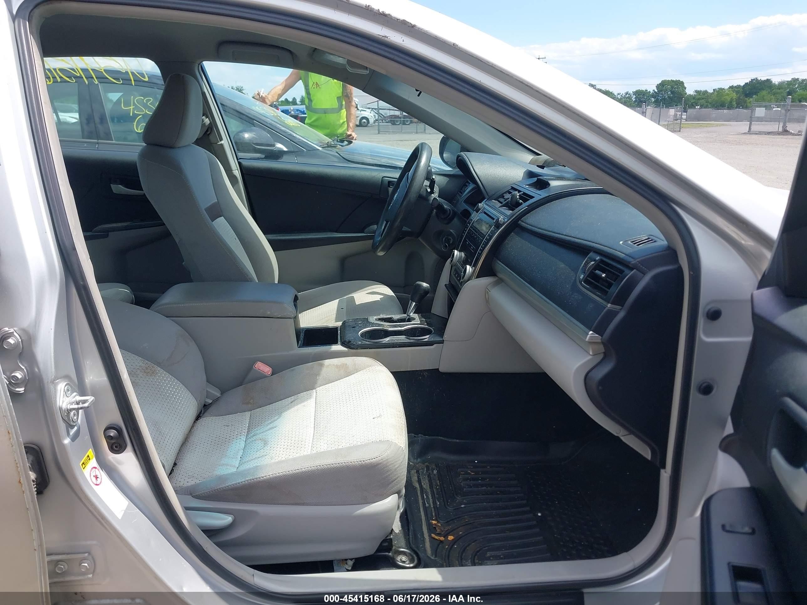 2012 Toyota Camry L Silver vin: 4T1BF1FK2CU619097