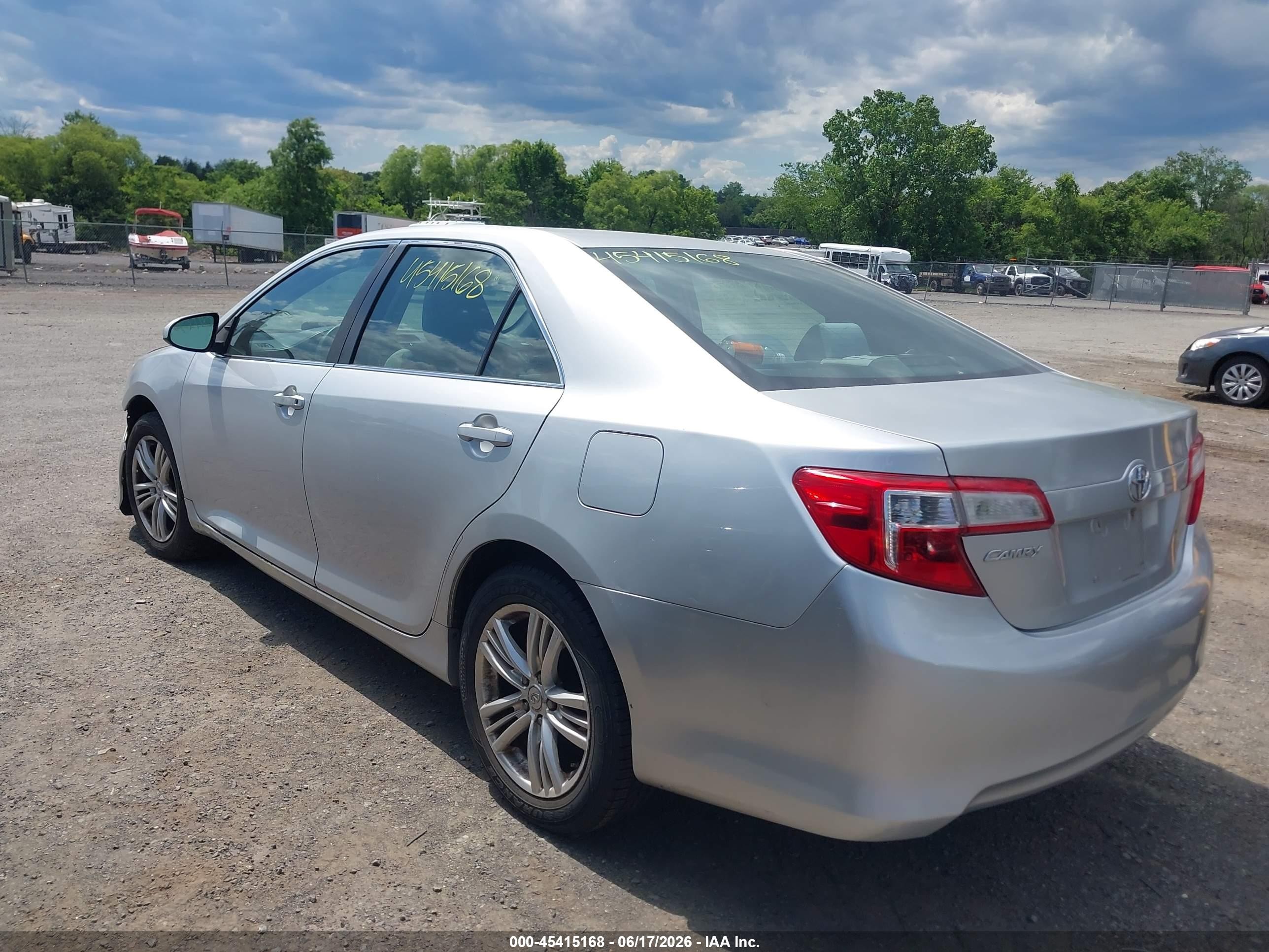 2012 Toyota Camry L Silver vin: 4T1BF1FK2CU619097