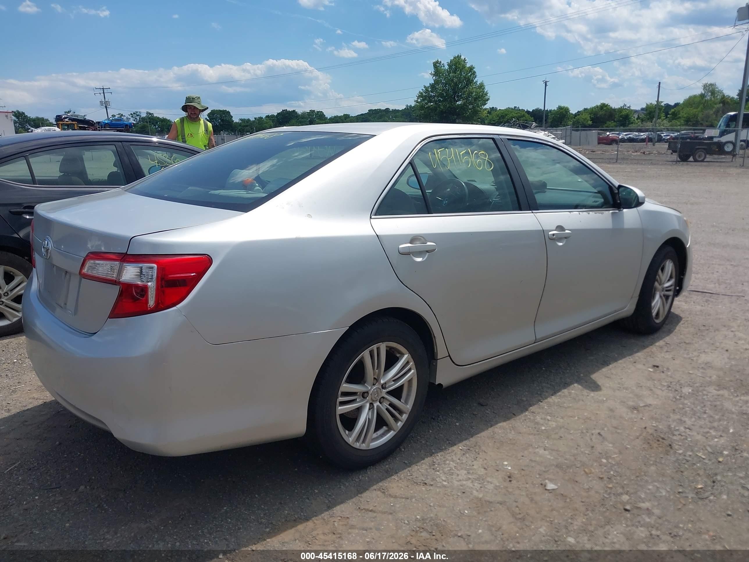 2012 Toyota Camry L Silver vin: 4T1BF1FK2CU619097