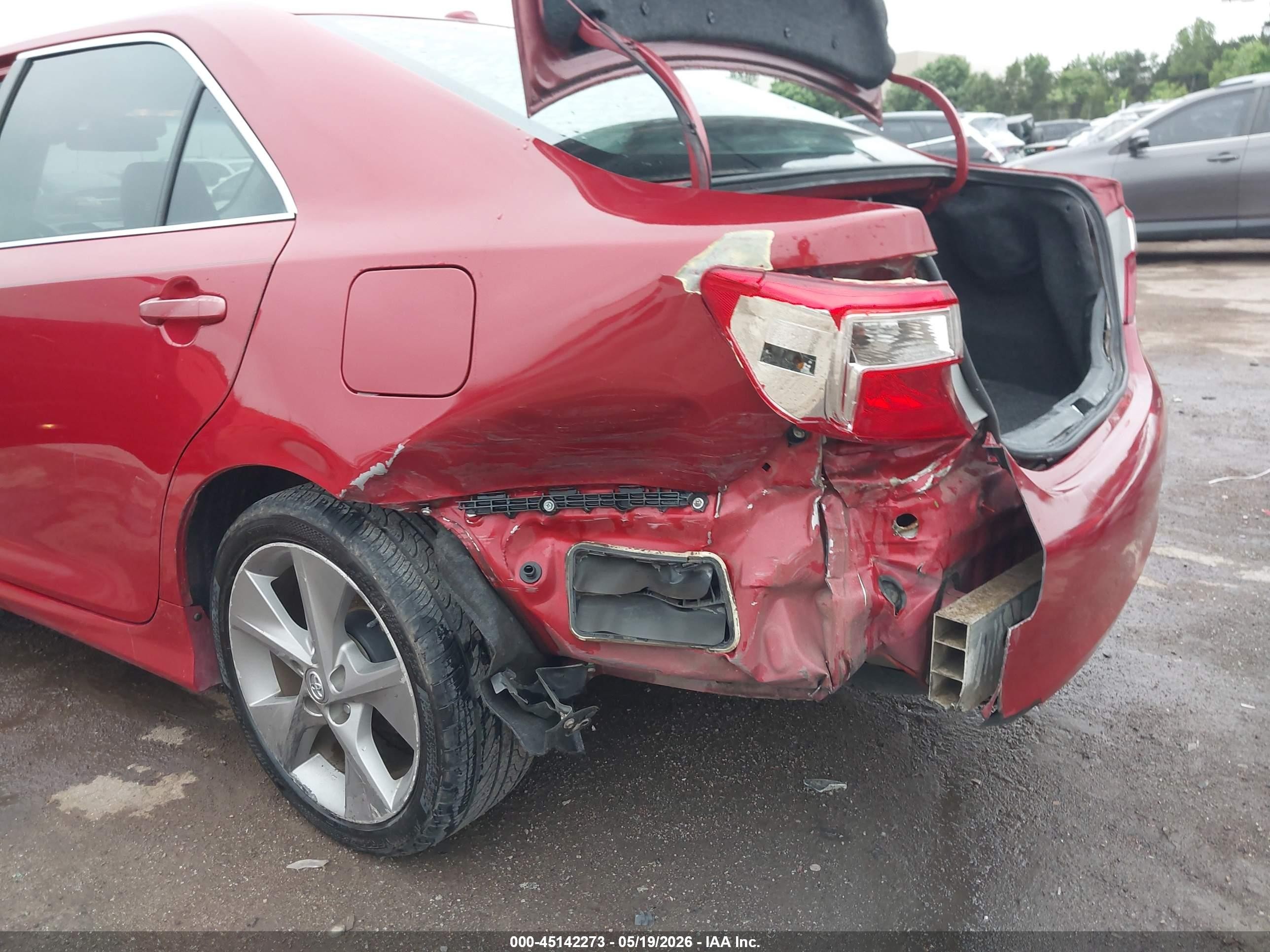 2012 Toyota Camry Se Limited Edition Red vin: 4T1BF1FK2CU619326