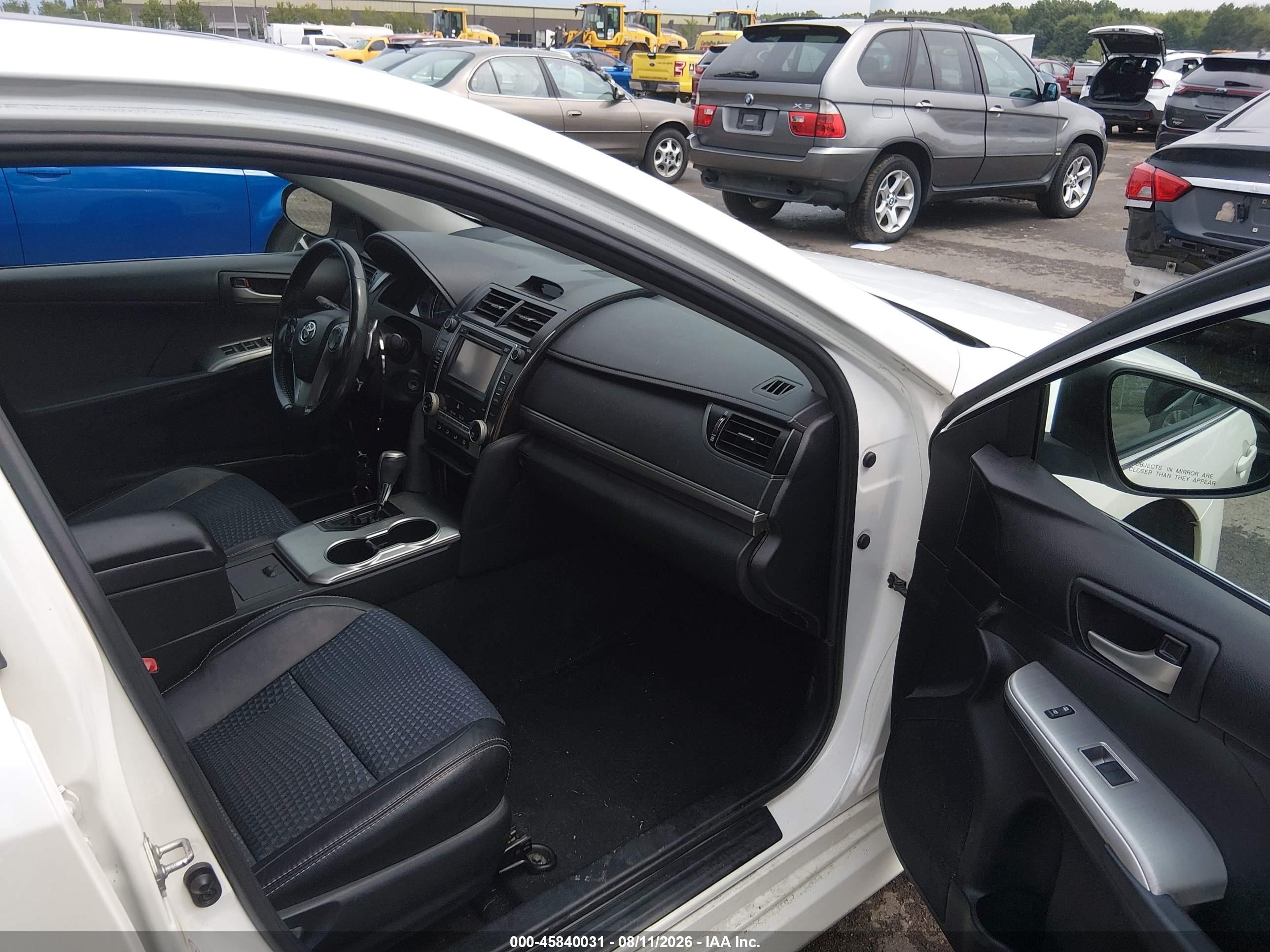 2012 Toyota Camry Se Limited Edition White vin: 4T1BF1FK2CU632609