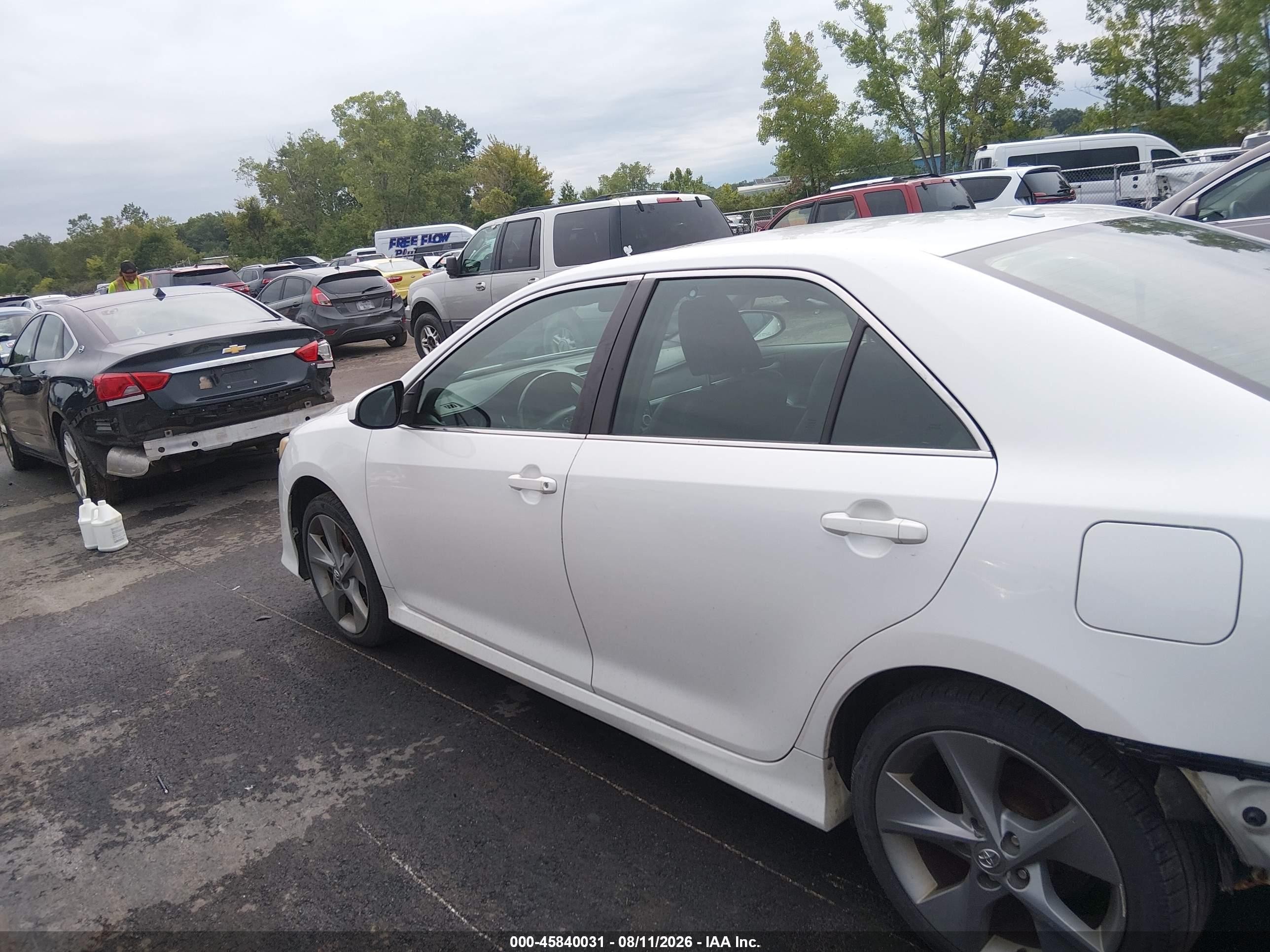 2012 Toyota Camry Se Limited Edition White vin: 4T1BF1FK2CU632609