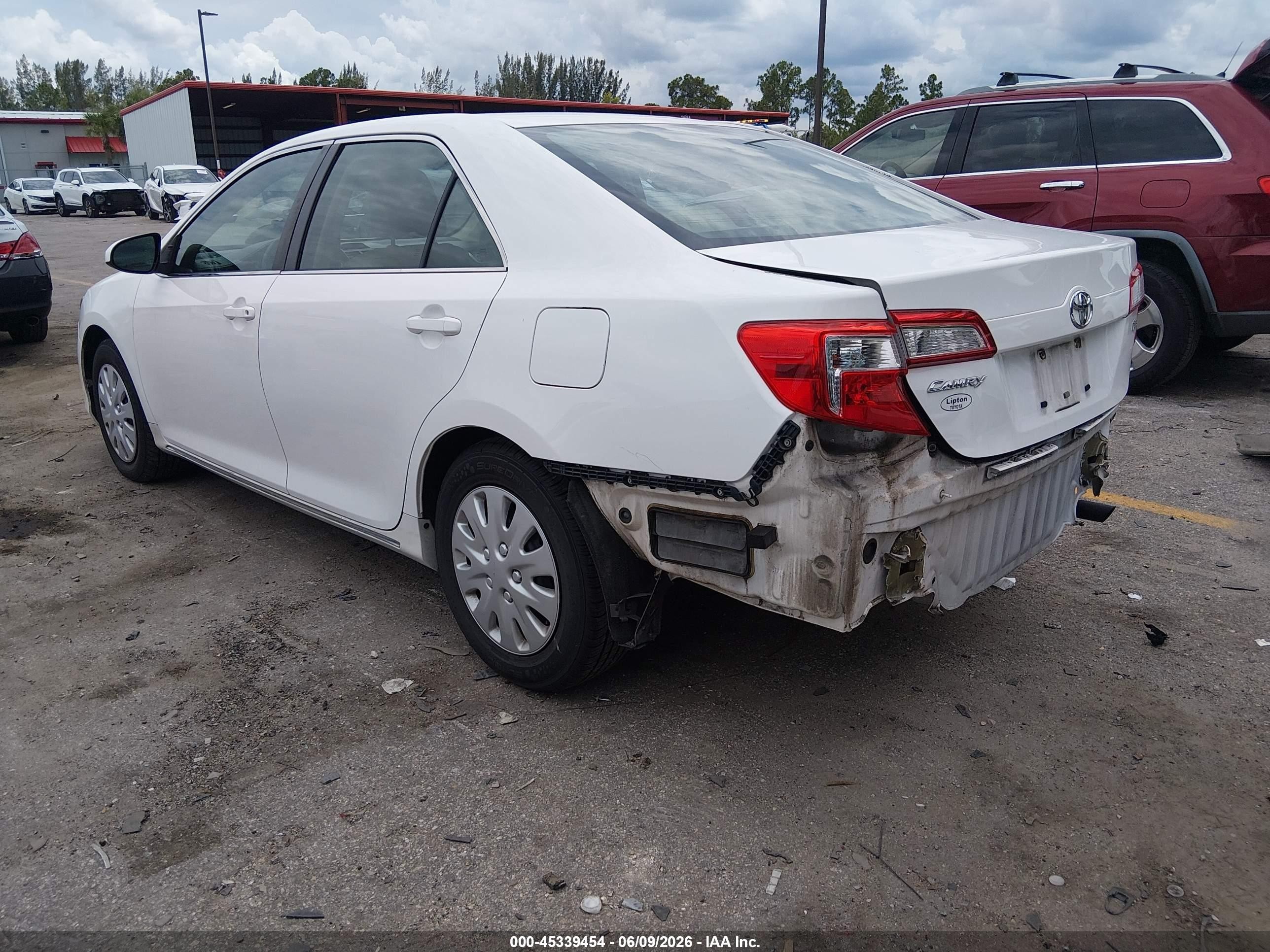2013 Toyota Camry Le White vin: 4T1BF1FK2DU255006