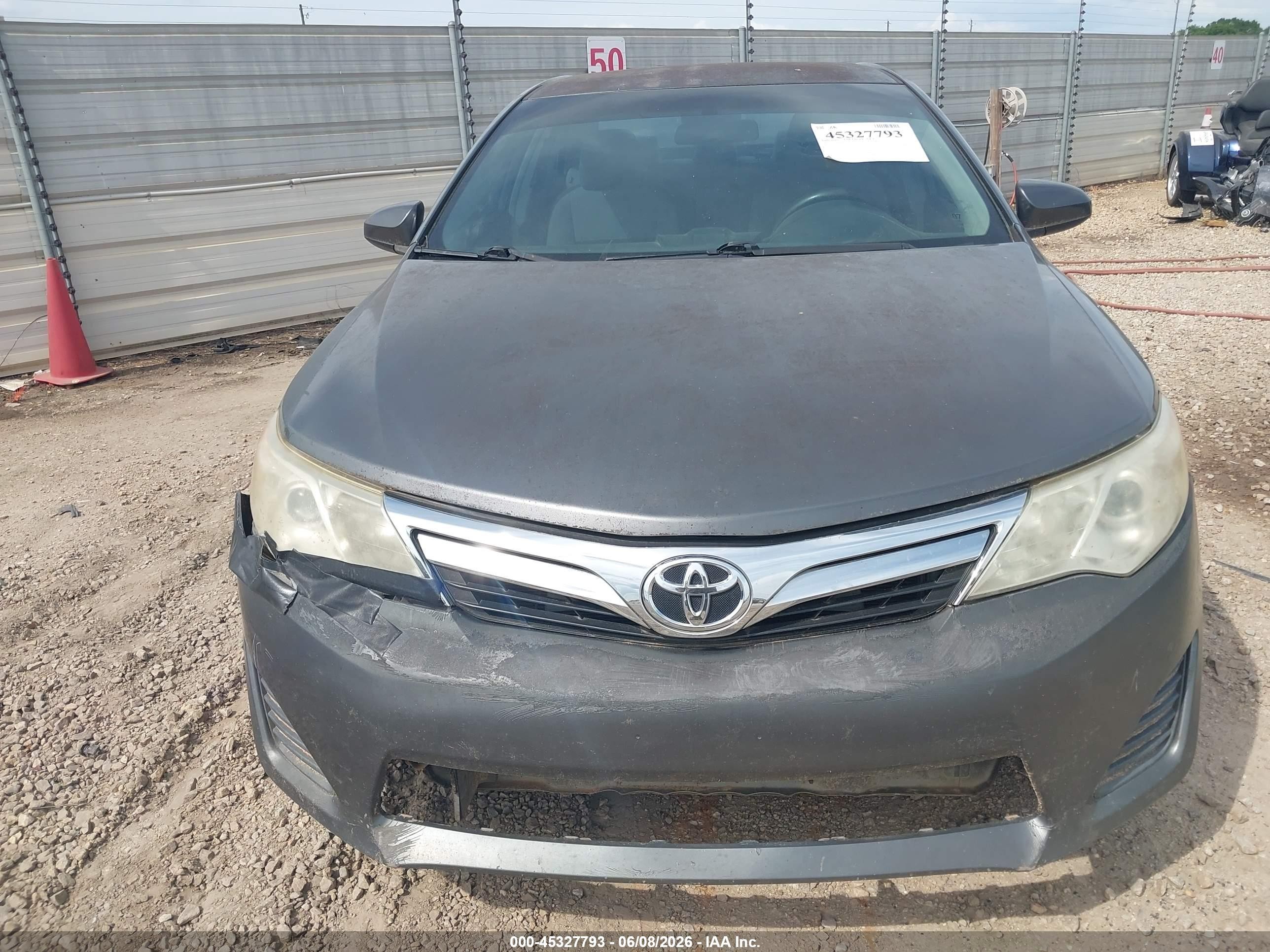 2013 Toyota Camry Le Gray vin: 4T1BF1FK2DU255586