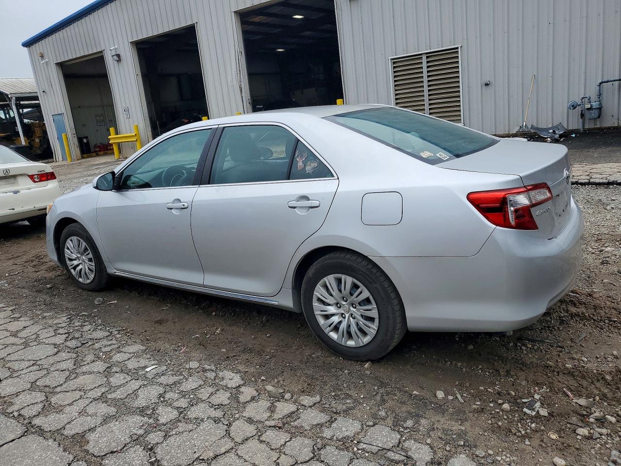 2013 Toyota Camry Le Silver vin: 4T1BF1FK2DU291648