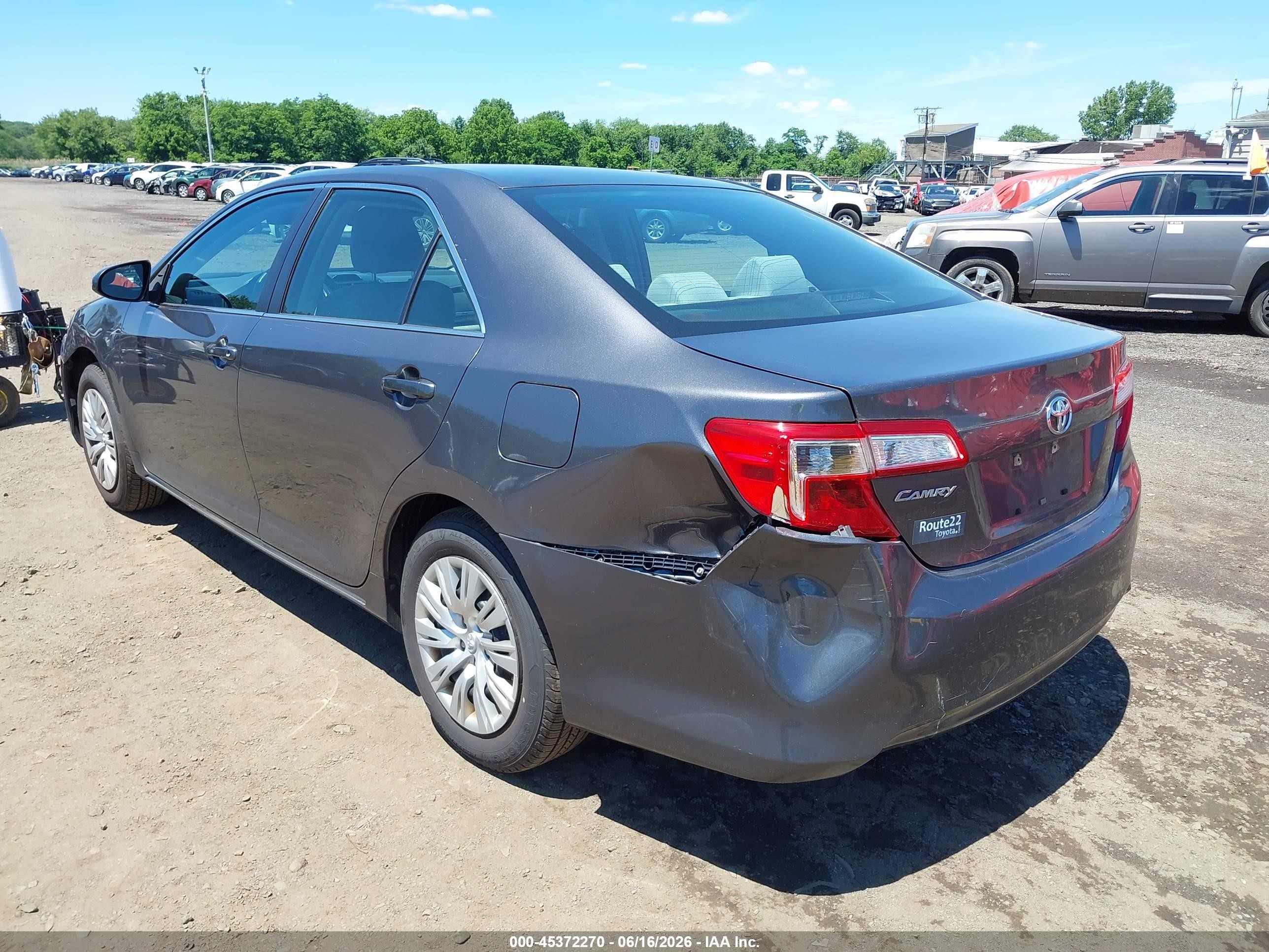 2013 Toyota Camry Le Gray vin: 4T1BF1FK2DU297708