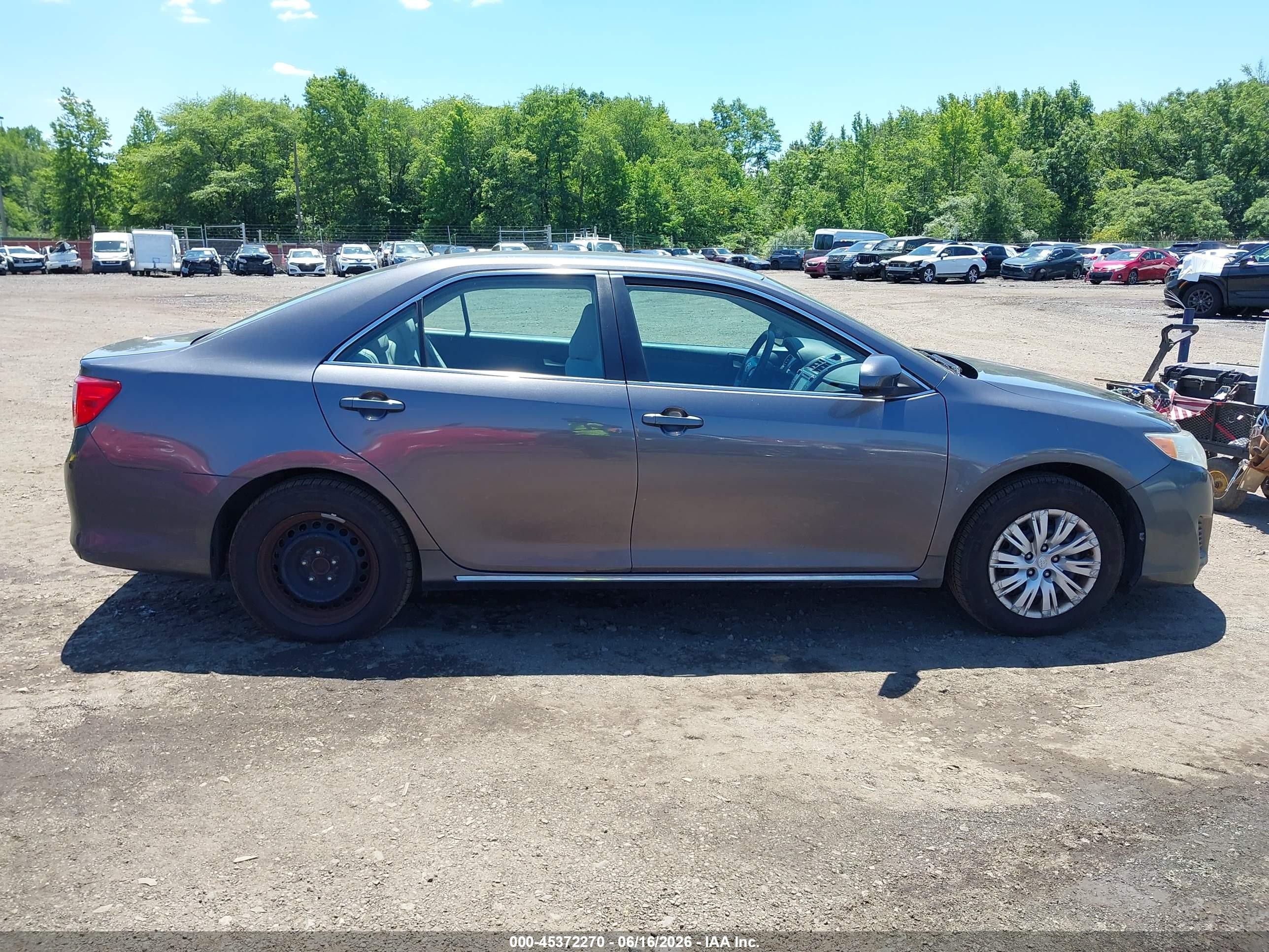 2013 Toyota Camry Le Gray vin: 4T1BF1FK2DU297708