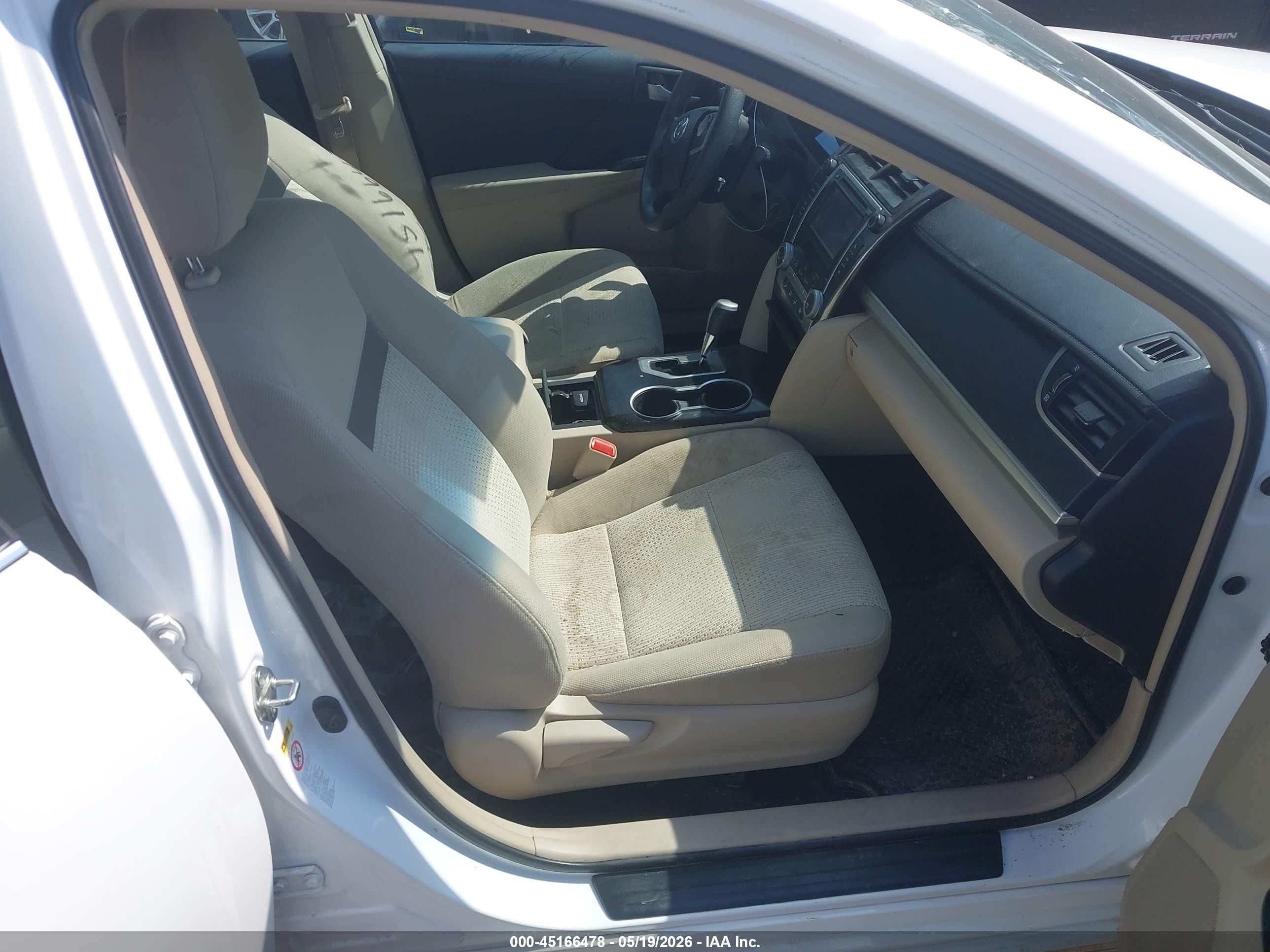2013 Toyota Camry Le White vin: 4T1BF1FK2DU298695