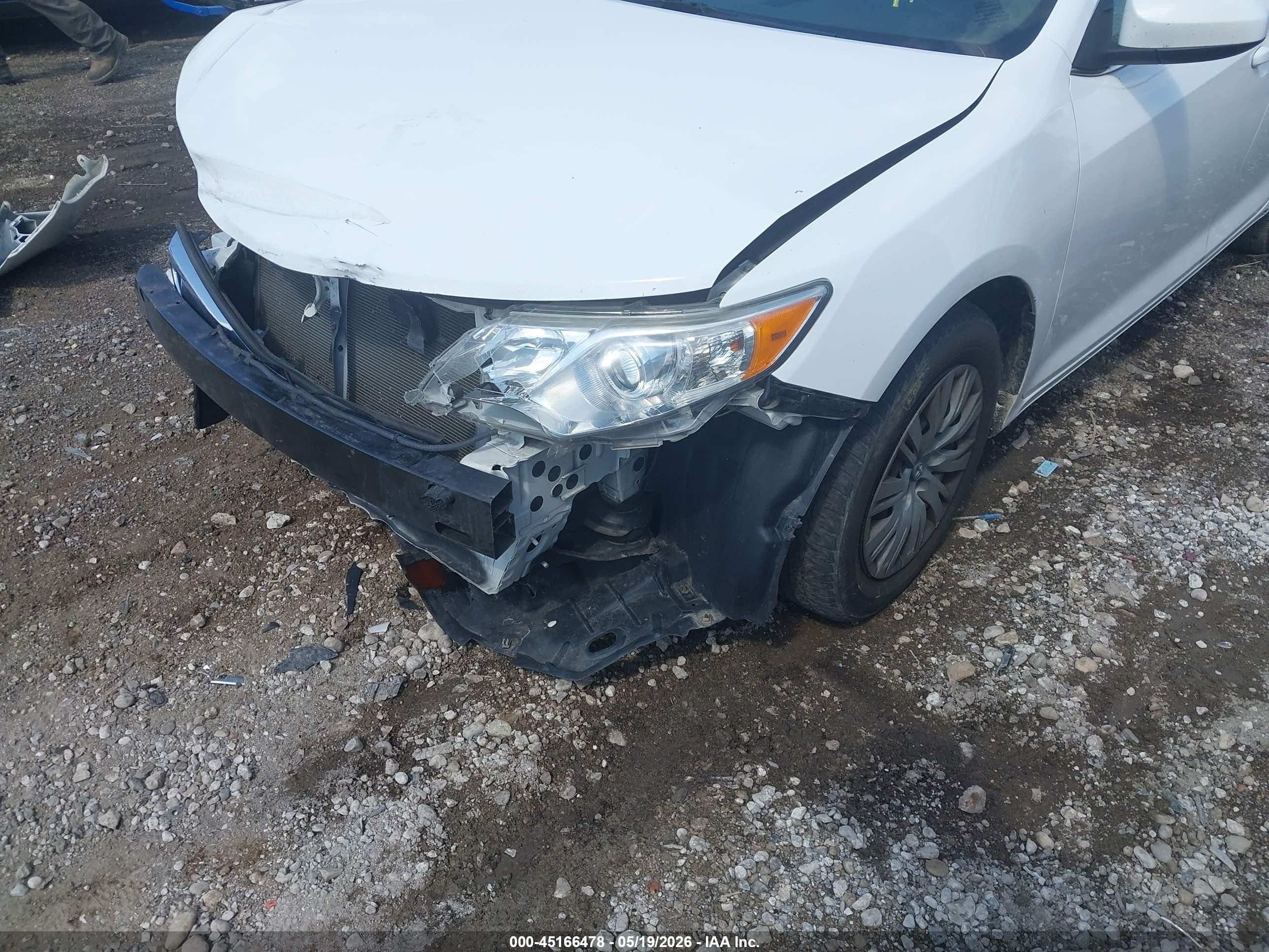 2013 Toyota Camry Le White vin: 4T1BF1FK2DU298695