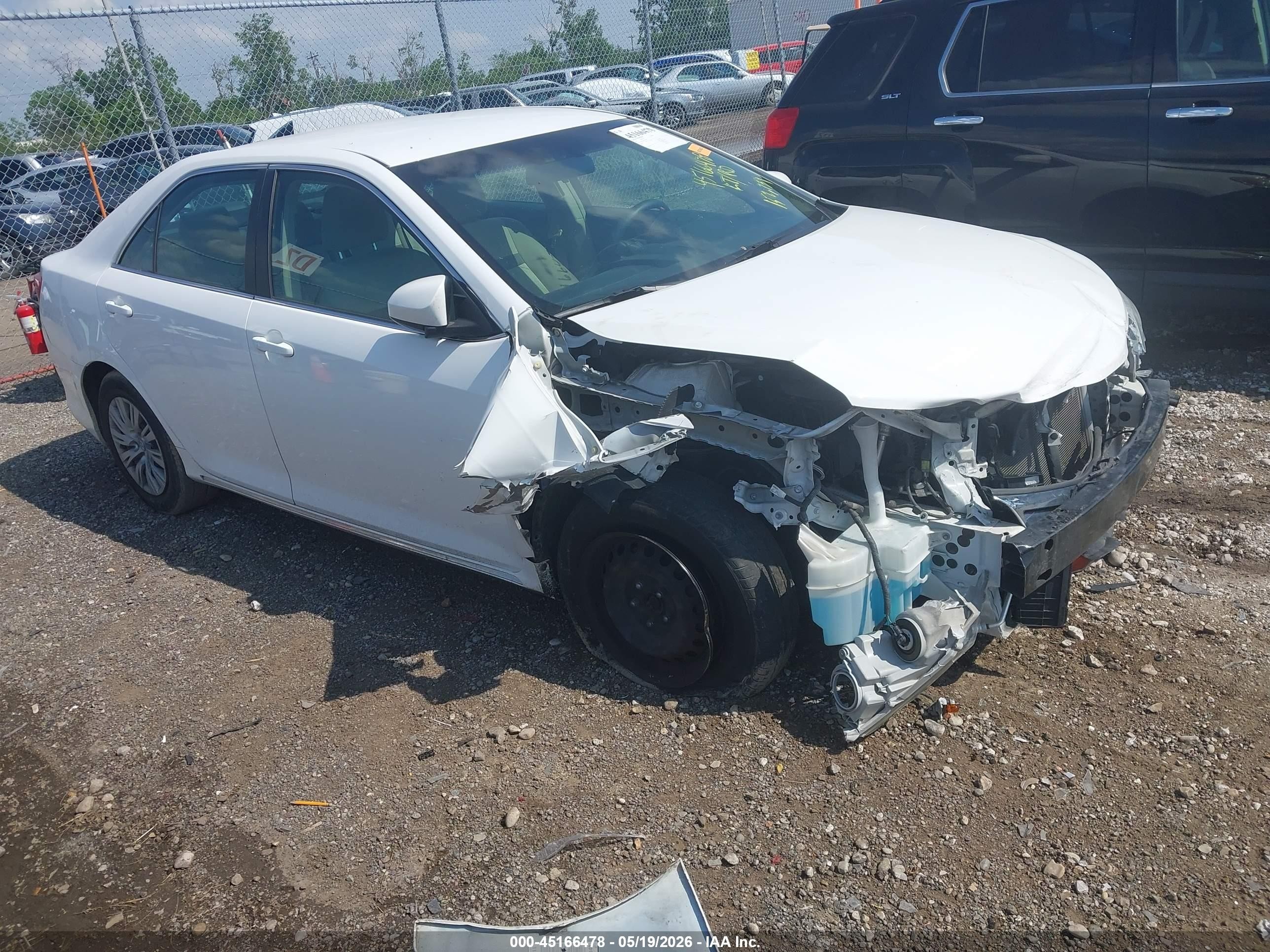 2013 Toyota Camry Le White vin: 4T1BF1FK2DU298695