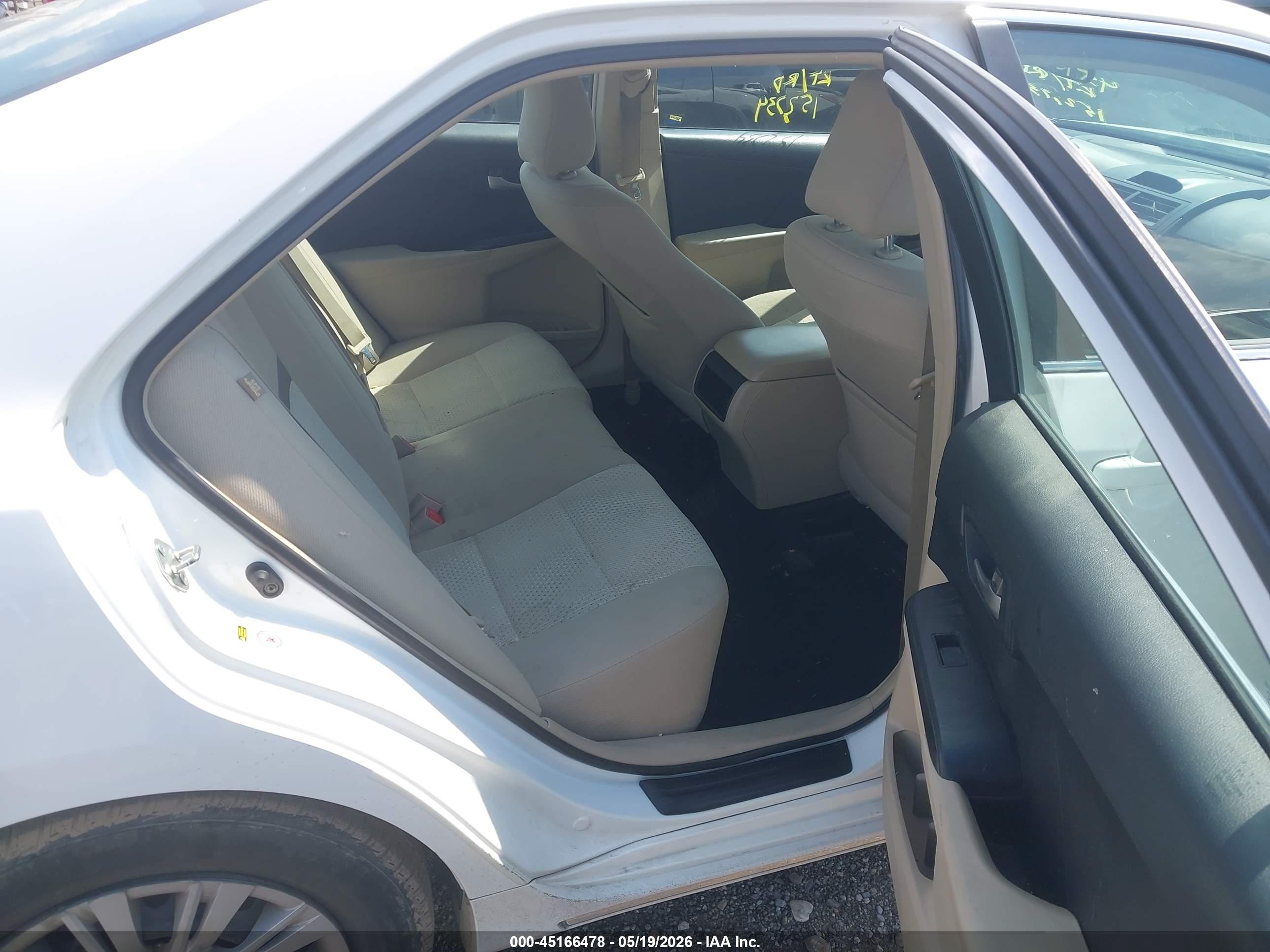 2013 Toyota Camry Le White vin: 4T1BF1FK2DU298695
