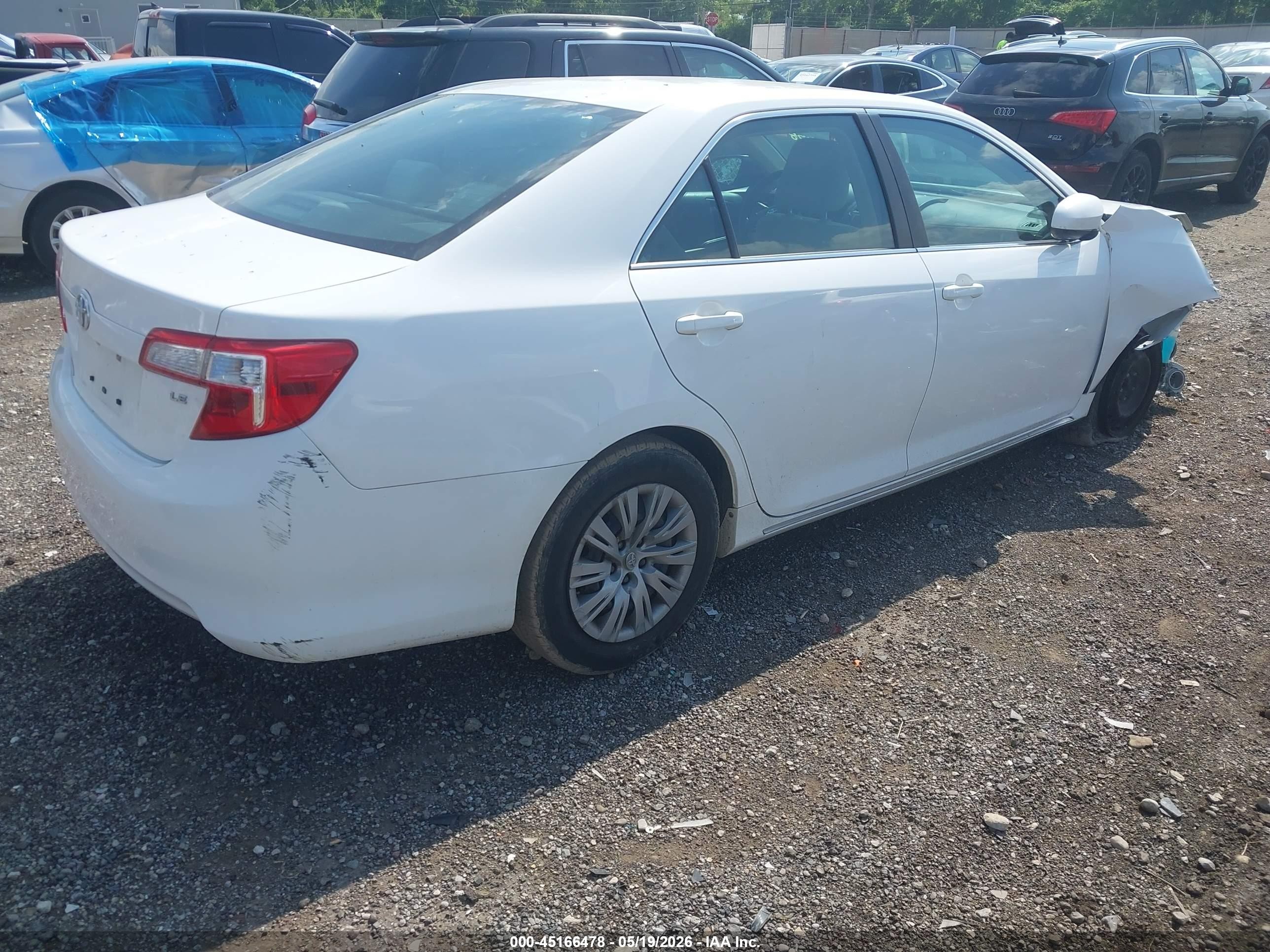 2013 Toyota Camry Le White vin: 4T1BF1FK2DU298695