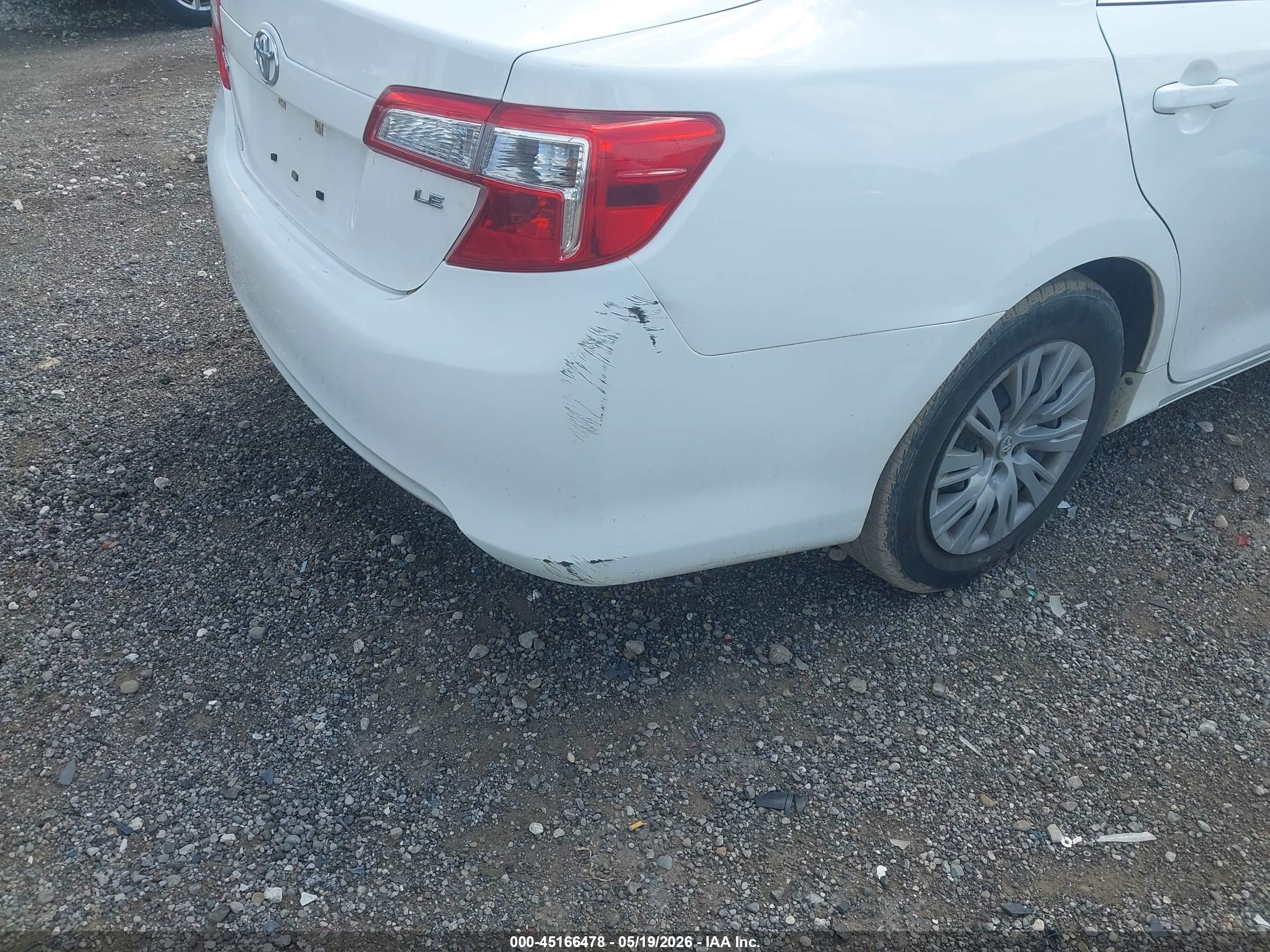 2013 Toyota Camry Le White vin: 4T1BF1FK2DU298695
